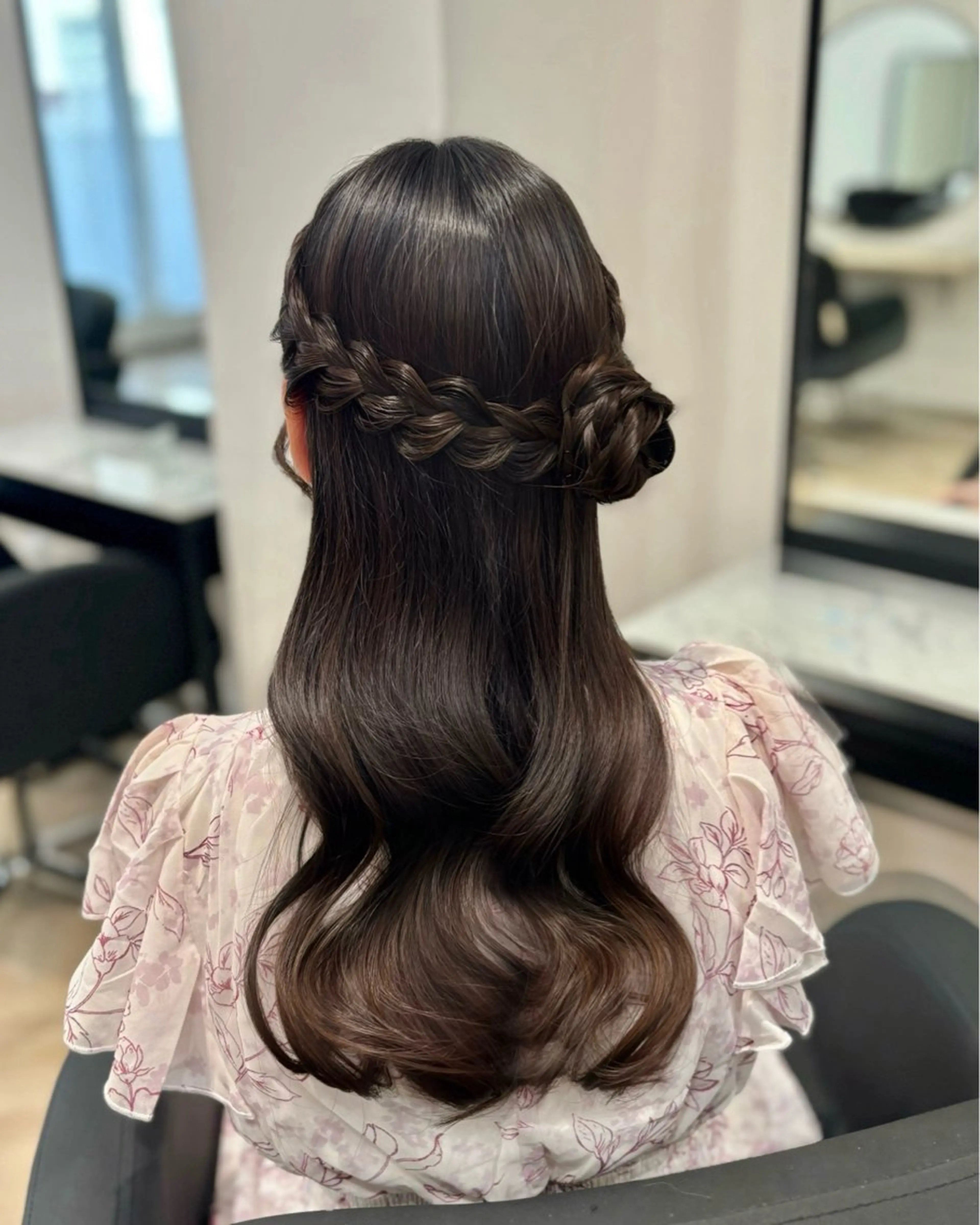 ロング ヘアアレンジ ヘアセット 𝒎𝒐𝒆🩰 名駅/ヘアメ/韓国風のヘアスタイル