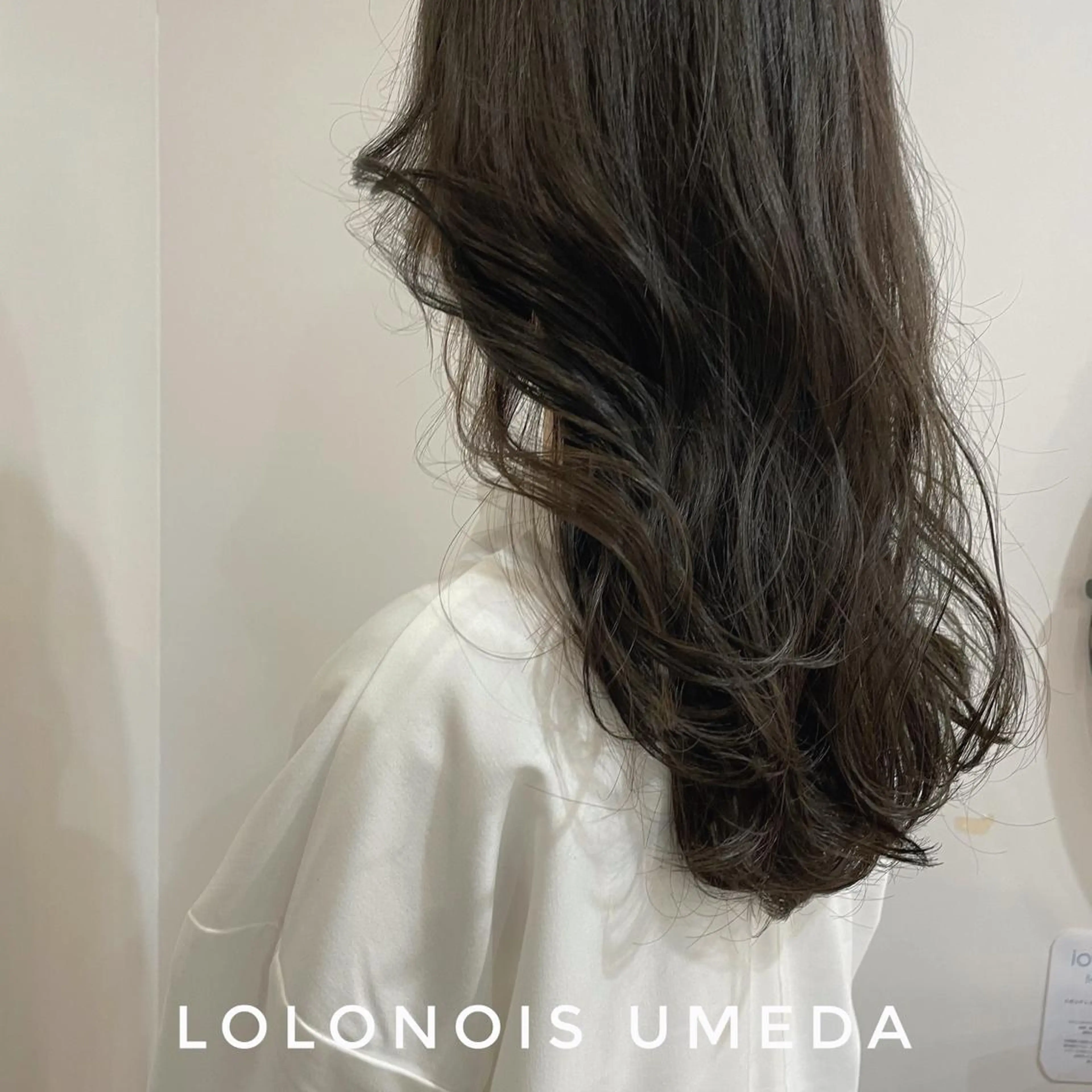 ロング カラー グレージュ オリーブグレージュ オリーブグレー Lolonois梅田 /Okazaki:)のヘアスタイル