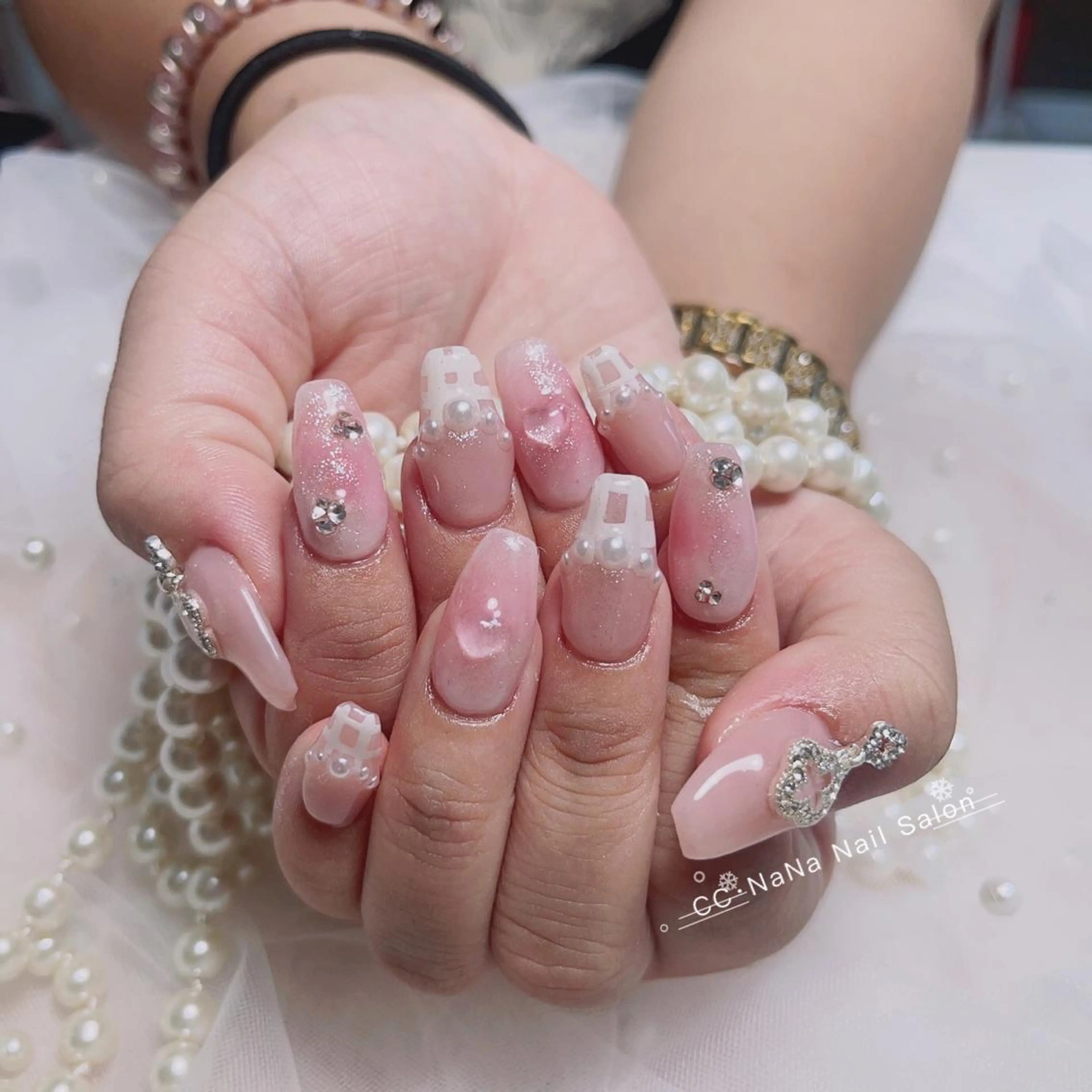 ネイル チークネイル フラッシュネイル ジェルネイル ハート キラキラネイル ハンドネイル CCNaNaスカルプ 長さだし専門💎Yoのネイルデザイン