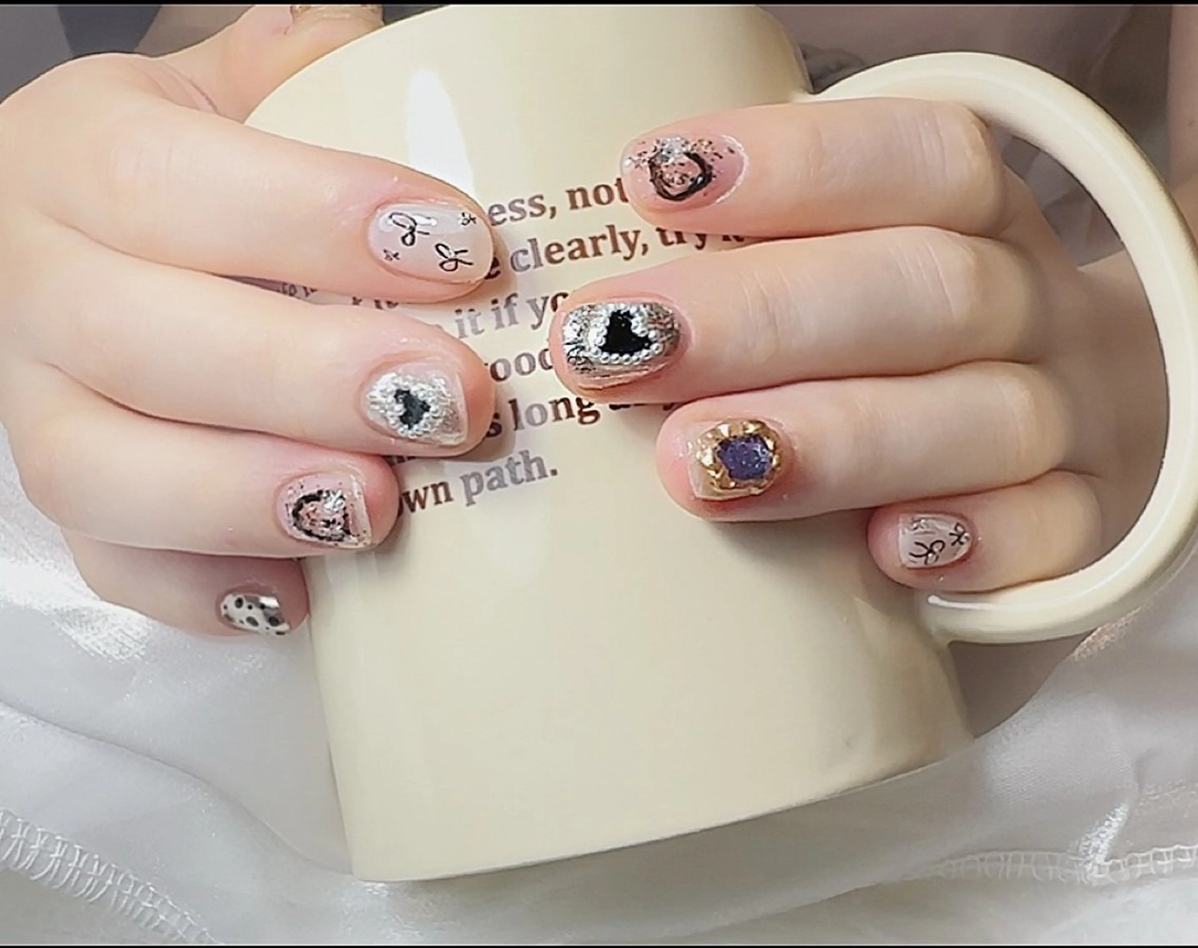 ネイル ハンドネイル YUMI ニュアンスnailsのネイルデザイン