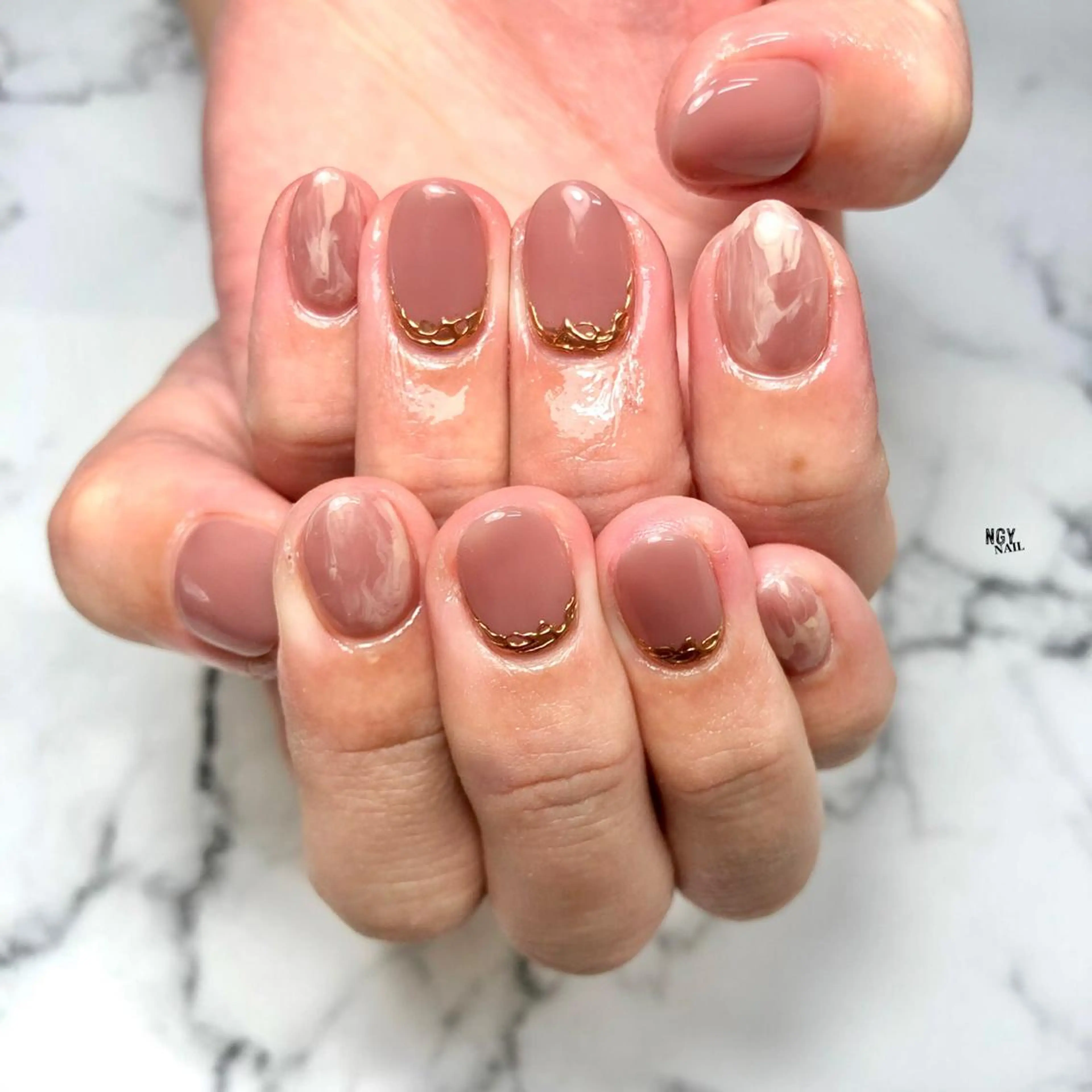 ネイル 大理石ネイル(マーブル) ミラーネイル ニュアンスネイル ワンカラーネイル ピンク NAIL NOWのネイルデザイン