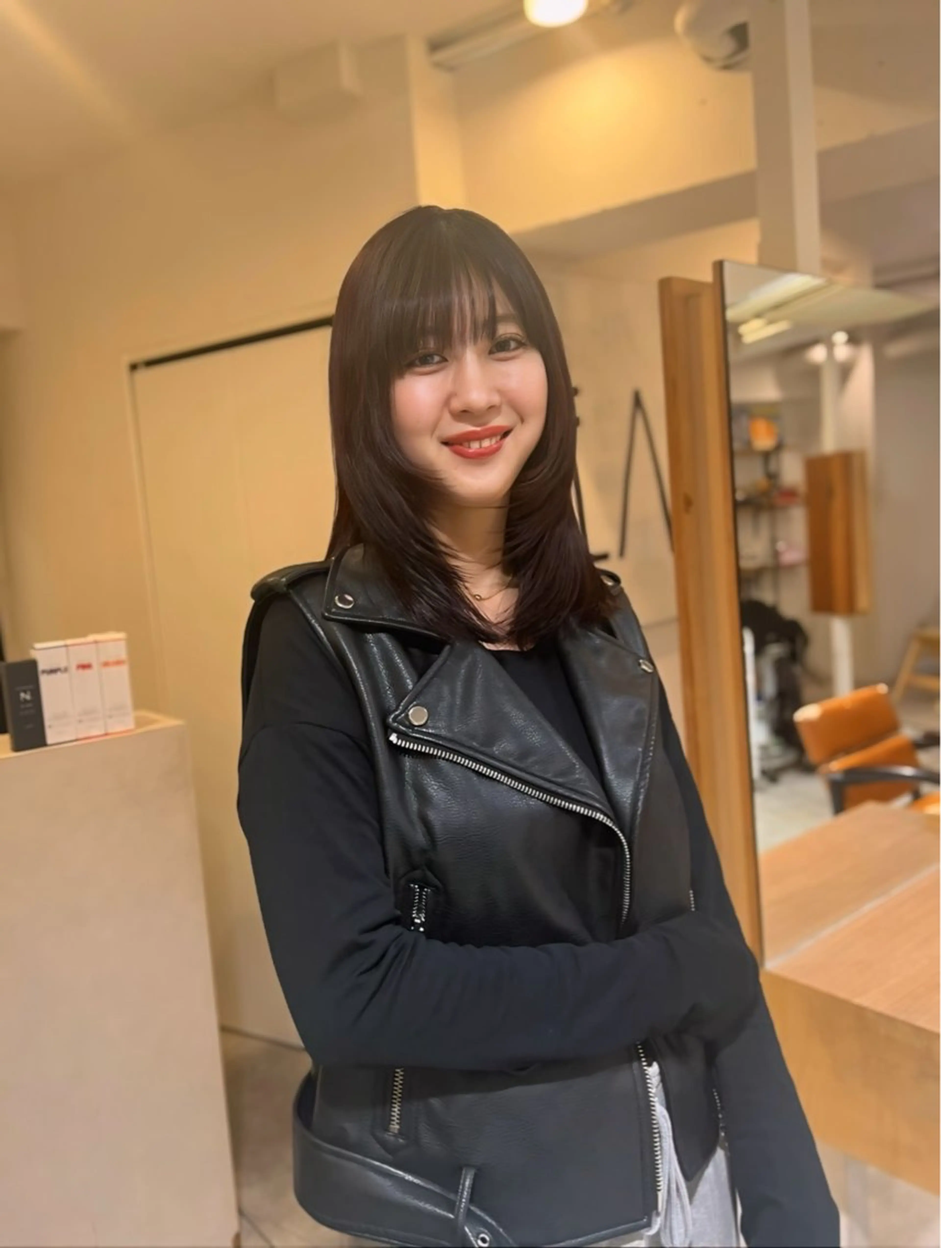 セミロング カラー レッドカラー 顔まわりレイヤー 顔周りカット レイヤーカット カット ヘアカラー トリートメント 艶髪カラー✨似合わせ No.1🥇渡辺康貴のヘアスタイル