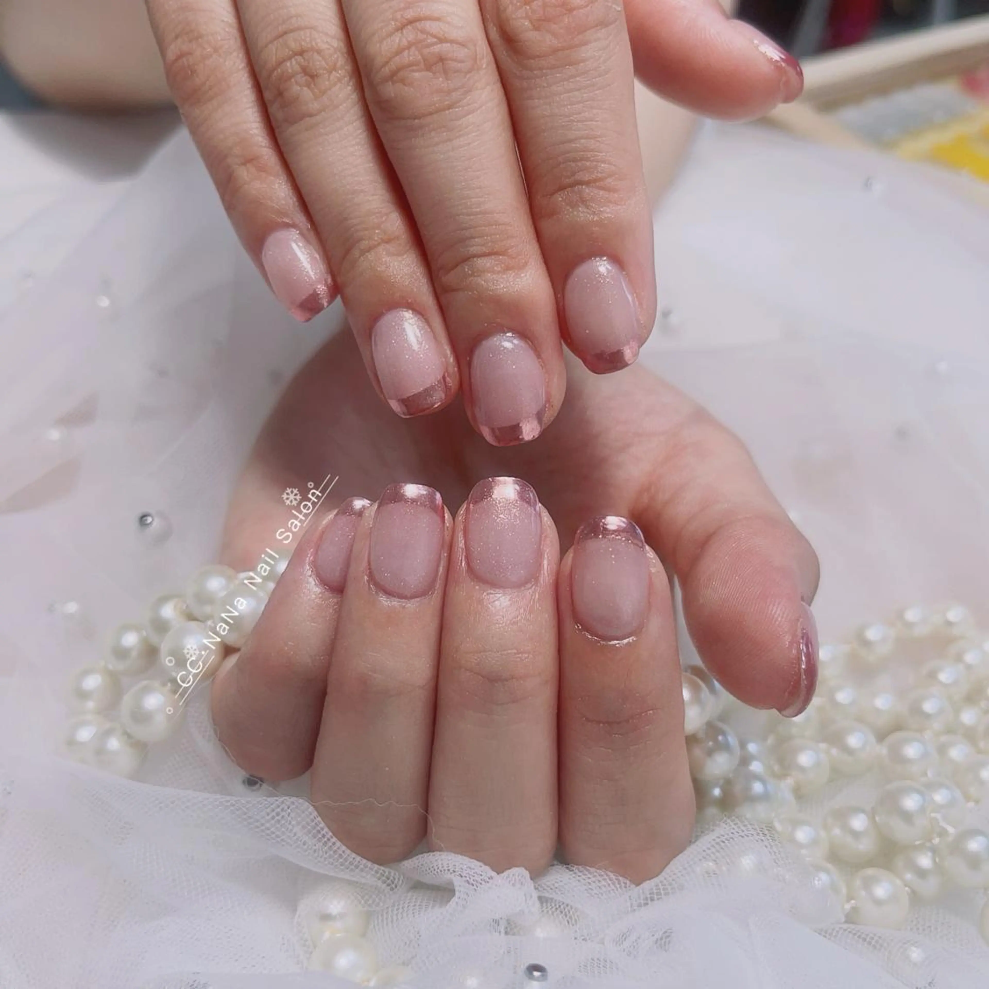 ネイル アートネイル チークネイル フラッシュネイル ジェルネイル キラキラネイル ハンドネイル 💎CC・NaNa 韓国風ネイル🌙のネイルデザイン