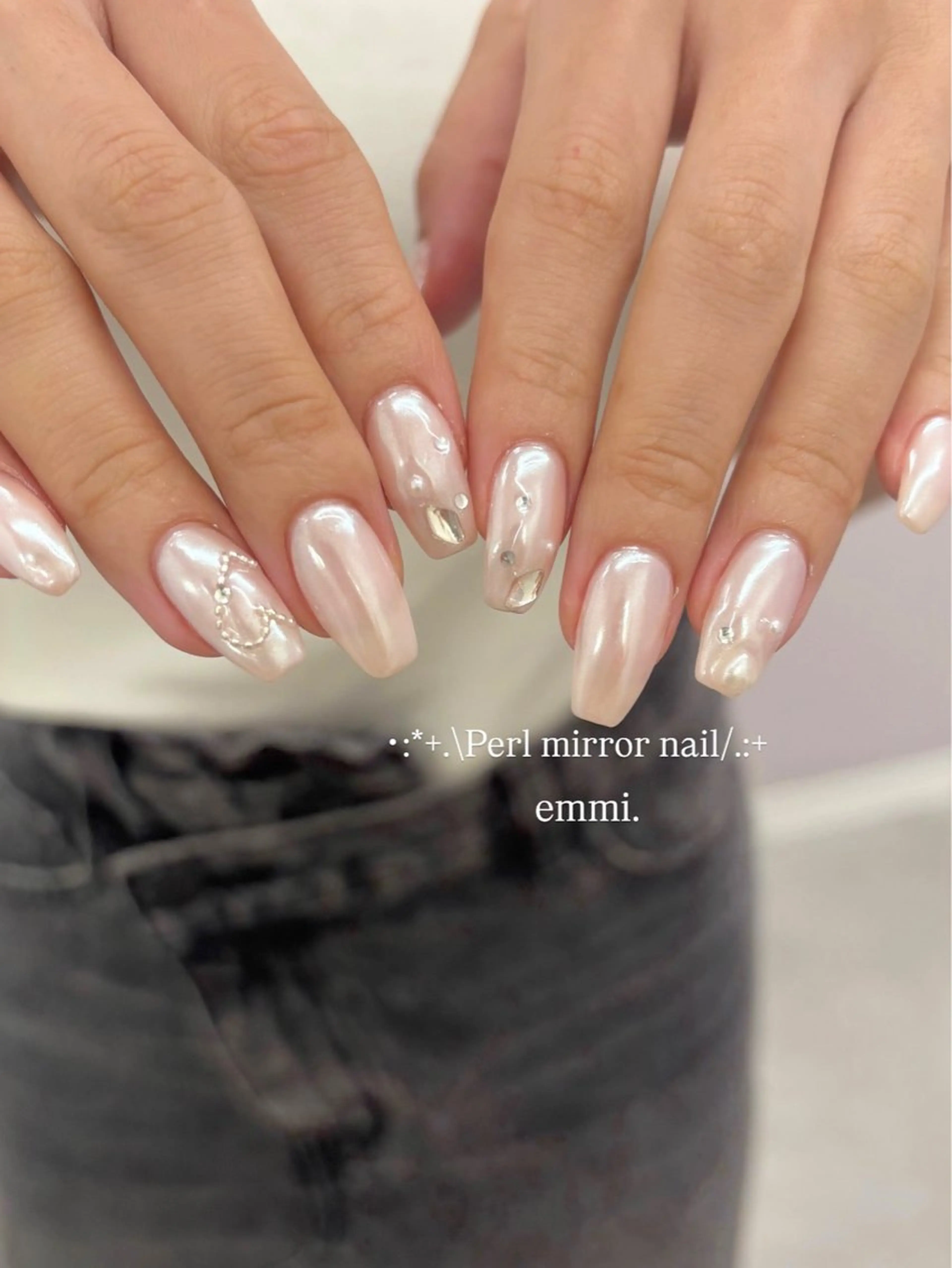 ネイル ミラーネイル ハンドネイル GO TODAY SHAiRE SALON 表参道colore店所属・emmi nailのネイルデザイン