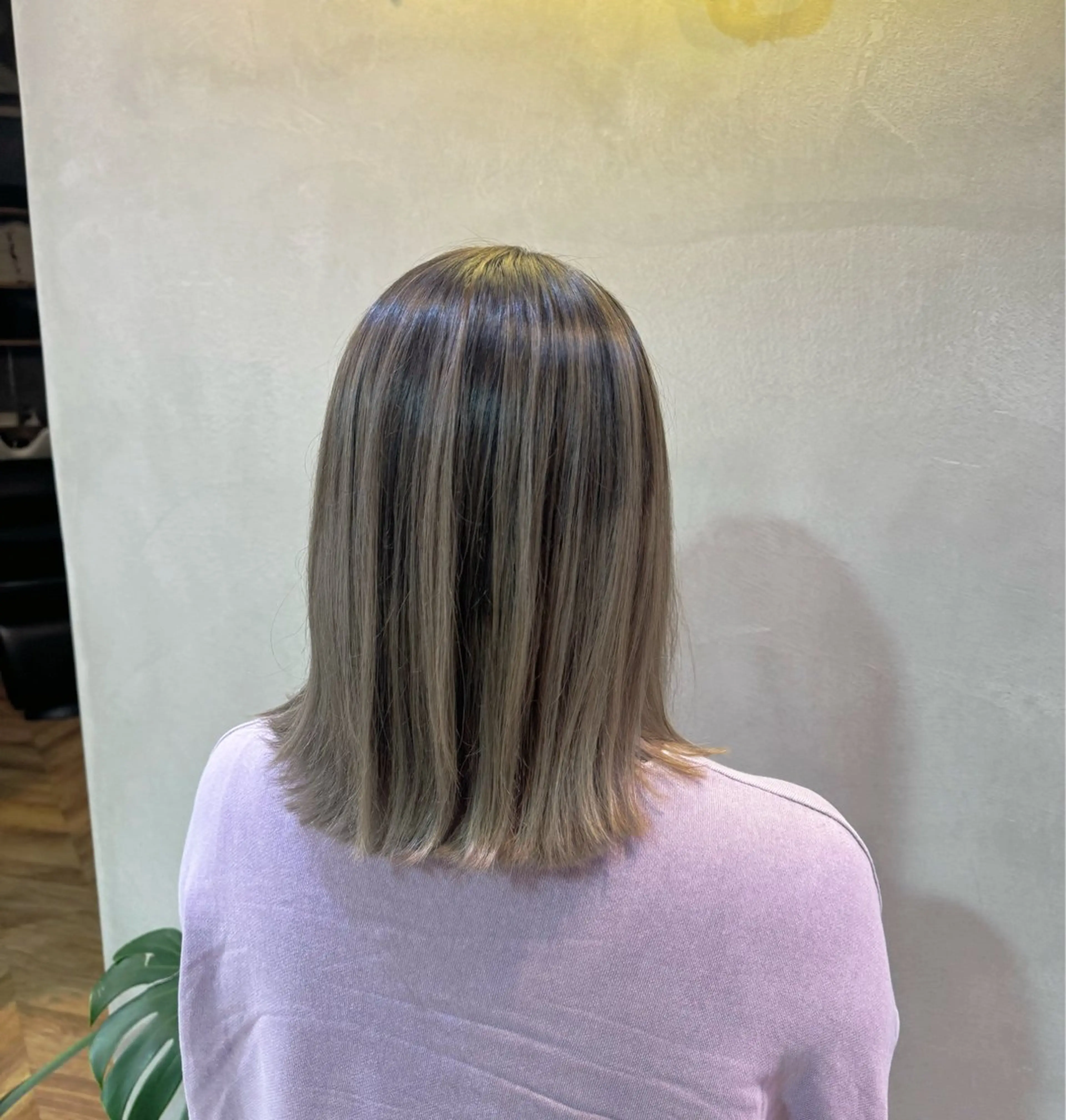 ミディアム カラー 佐々木  まゆかのヘアスタイル