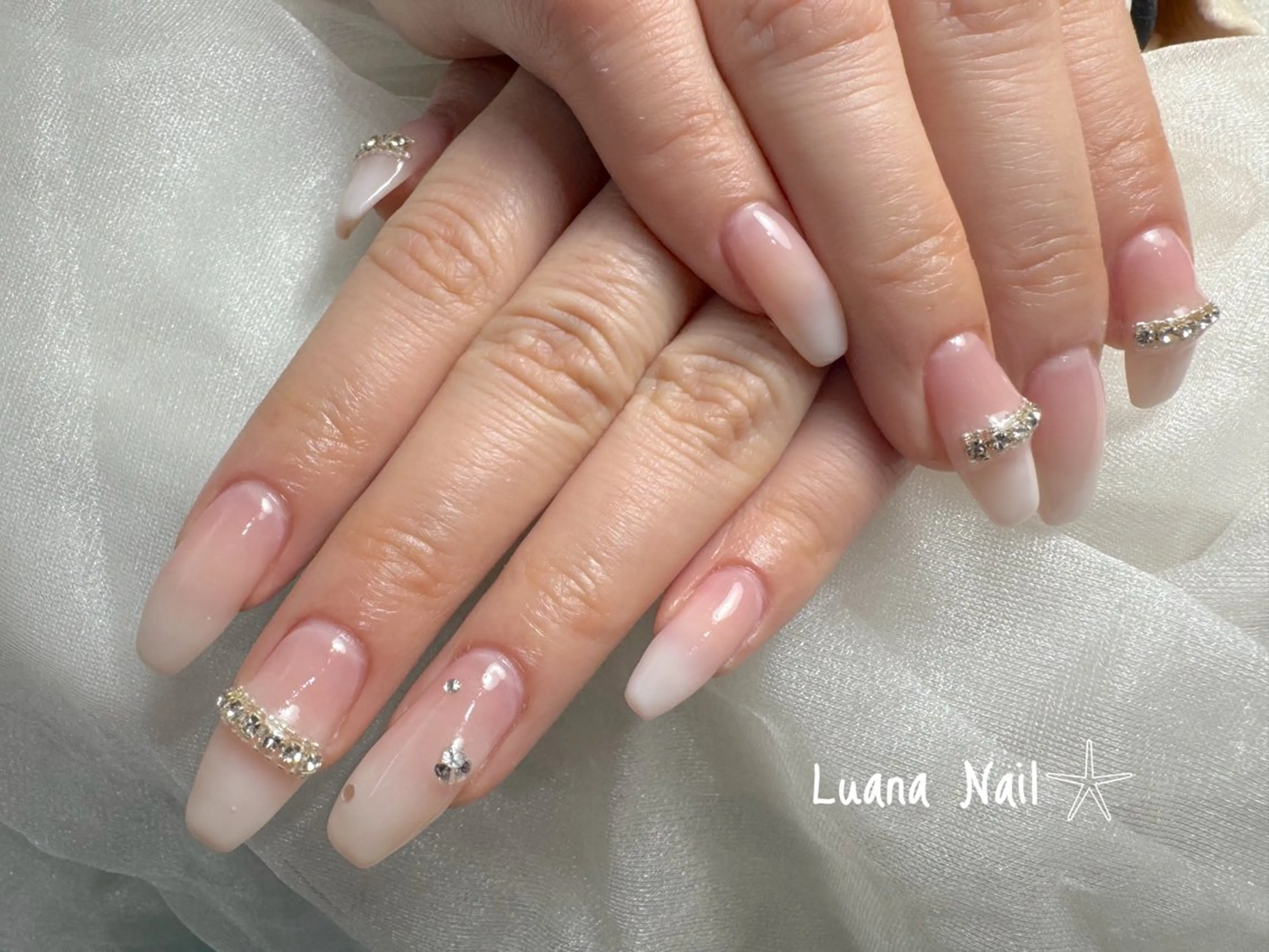 ネイル 持ち込み Luana Nailのネイルデザイン