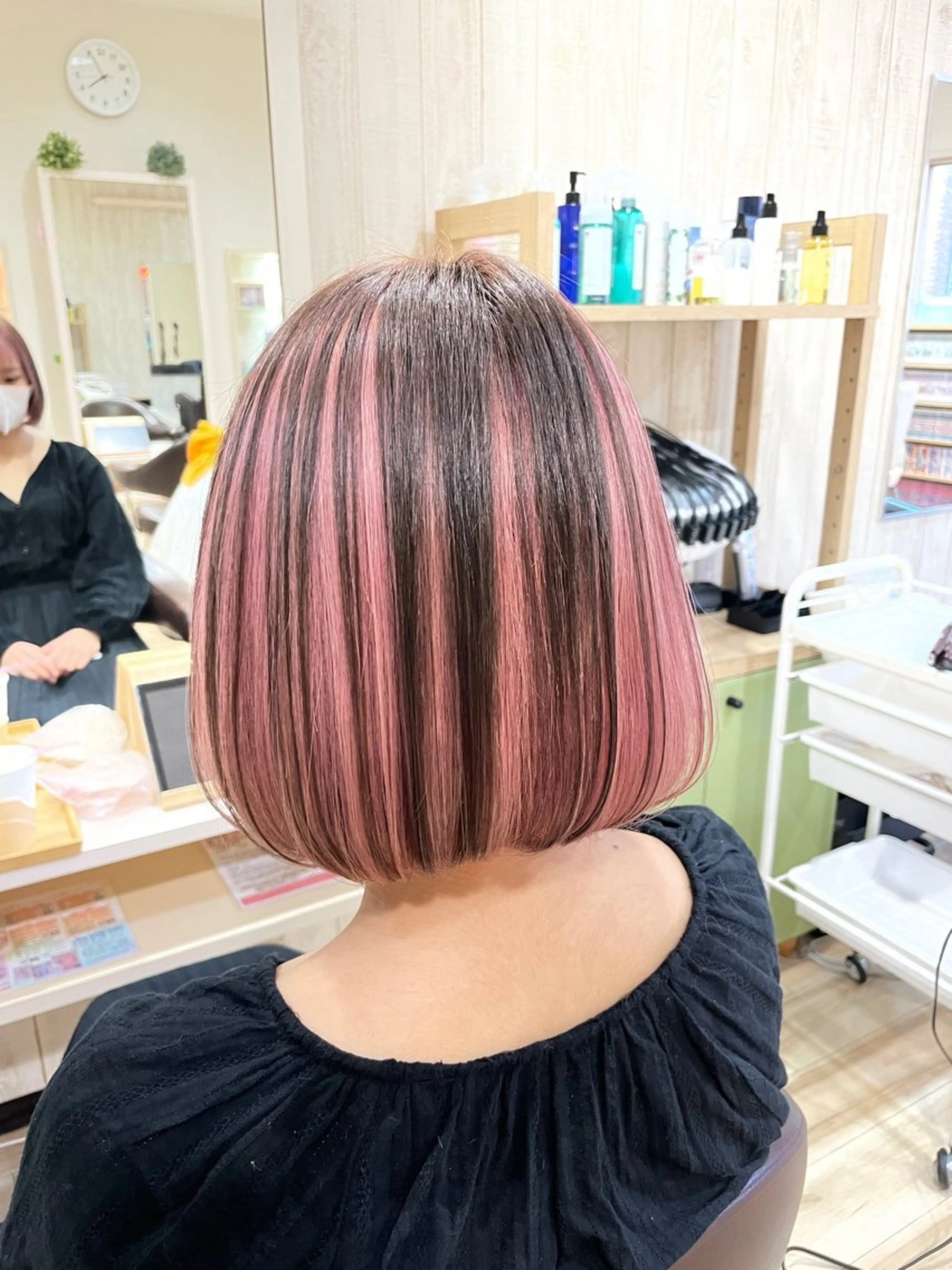 ショート カラー ブリーチ デザインカラー ピンクカラー 🌈派手髪ハイトーン 🌈鈴木亮太🌈のヘアスタイル