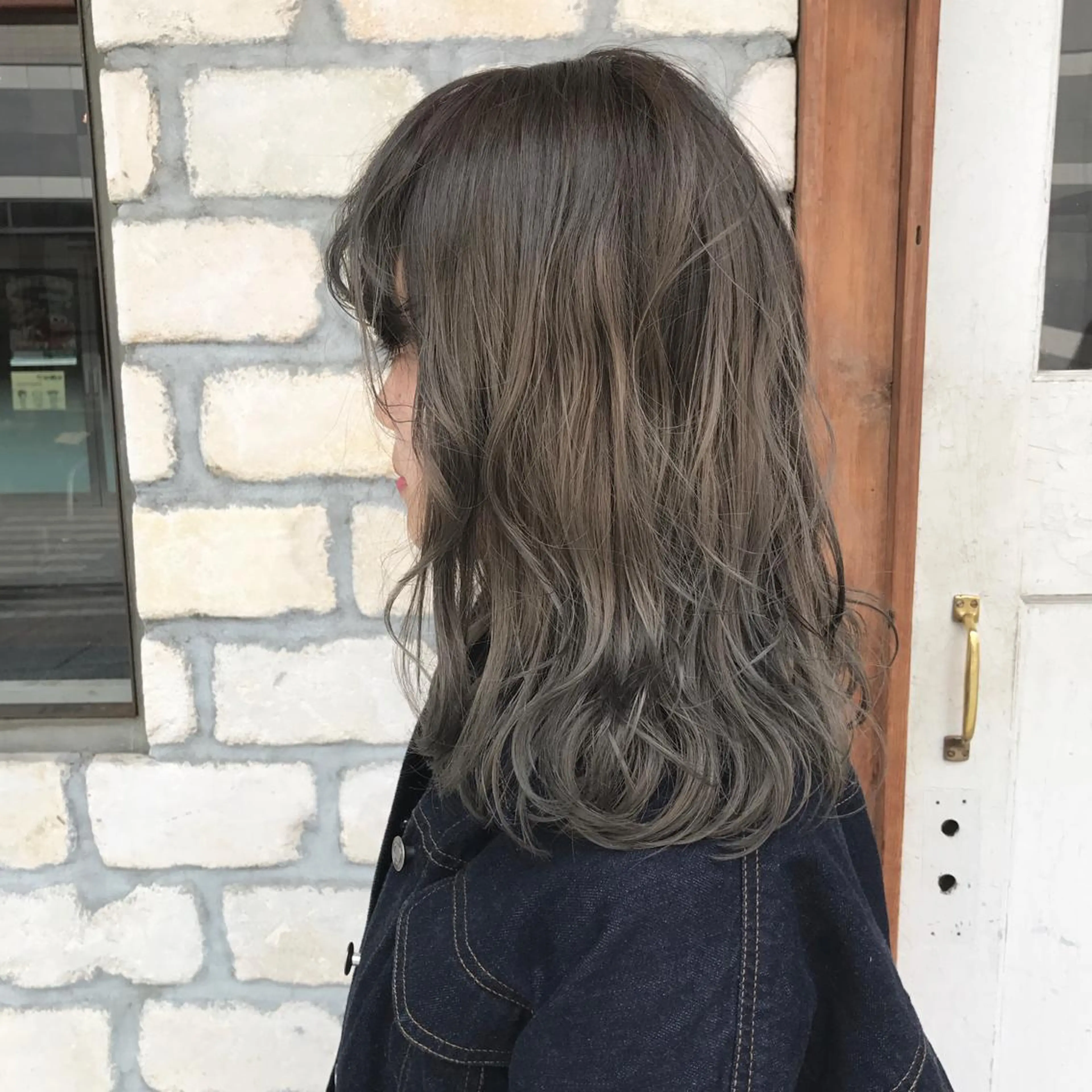 ロング 横山 莉奈のヘアスタイル