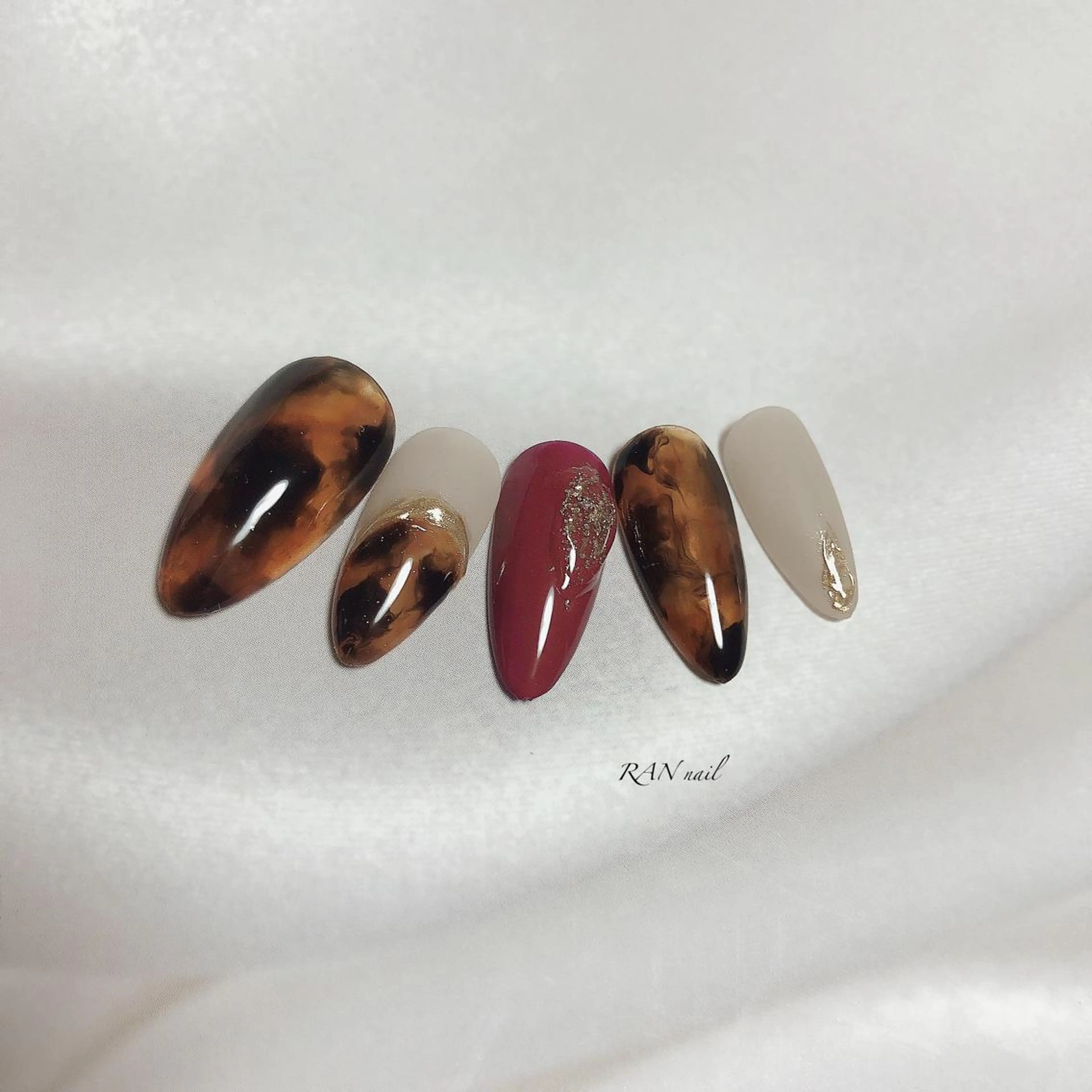 ネイル べっ甲ネイル ジェルネイル ニュアンスネイル オフィスネイル ブライダルネイル RAN nail 〜ランネイル〜所属・RAN nailのネイルデザイン