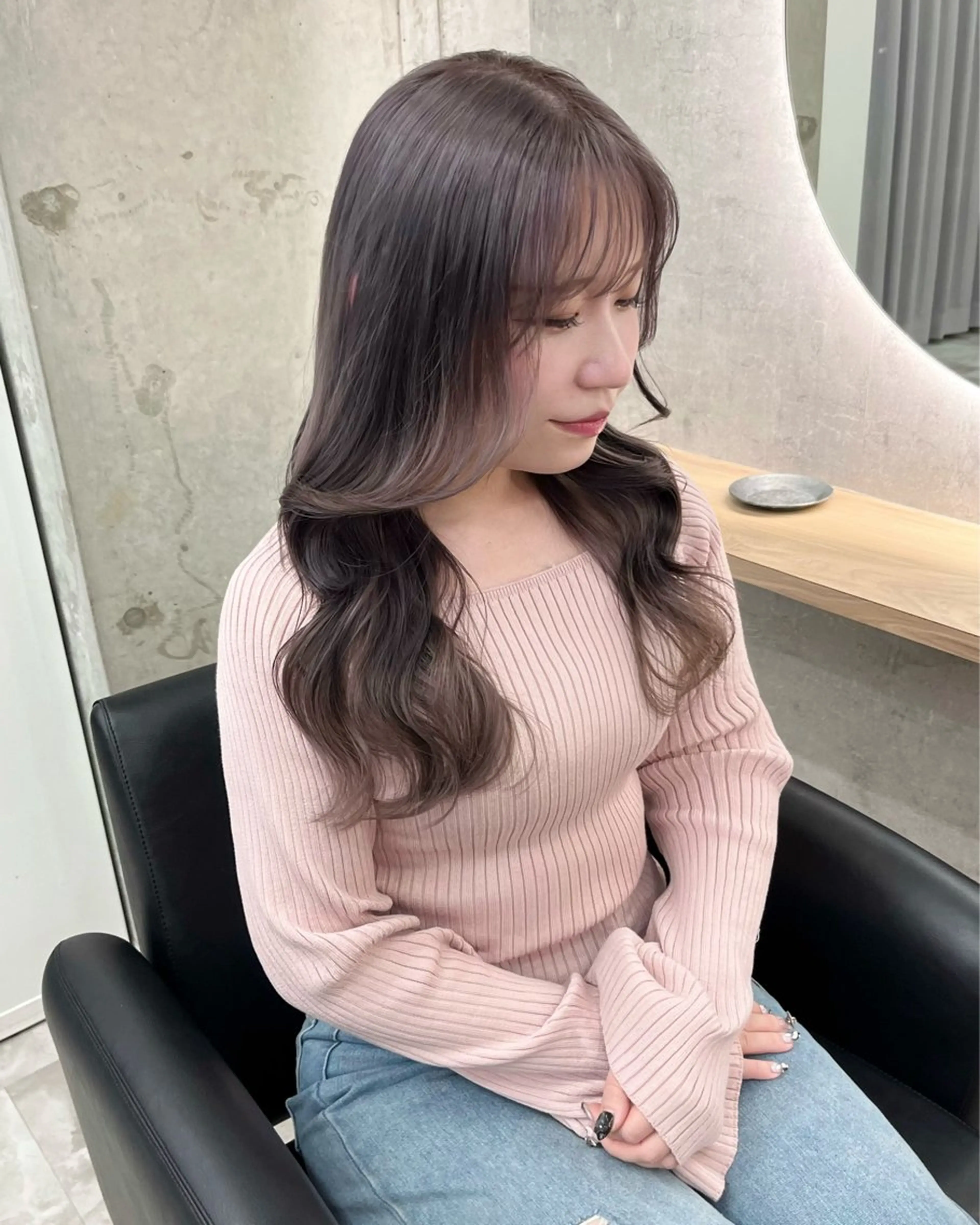 ロング カラー グレージュ ラベンダーカラー ラベンダーグレージュ ラベンダーグレー 🩷Yui🩷 大人可愛い艶カラーのヘアスタイル
