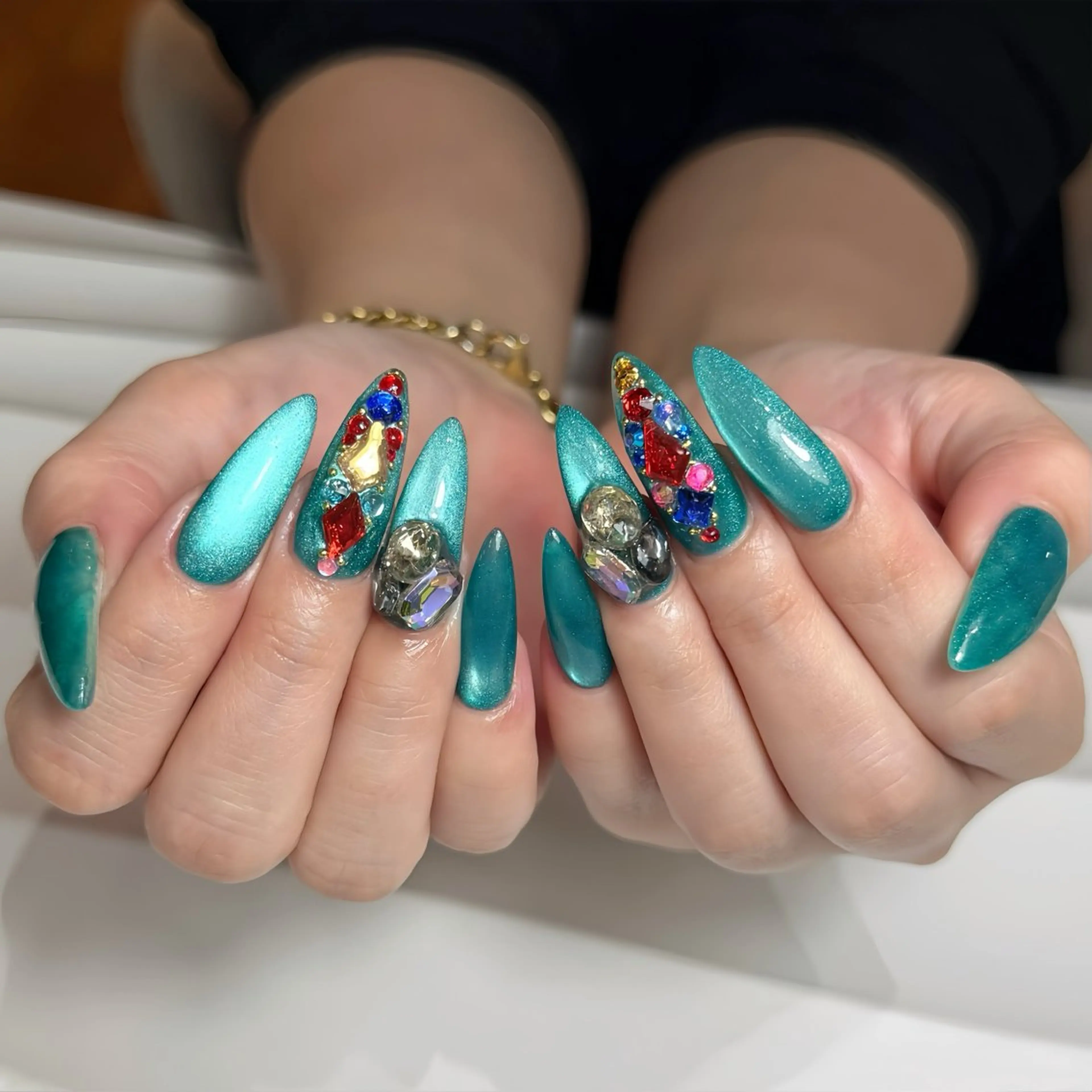 ネイル ストーンネイル ハンドネイル ハンドケア The 1989 Nail Salonのネイルデザイン