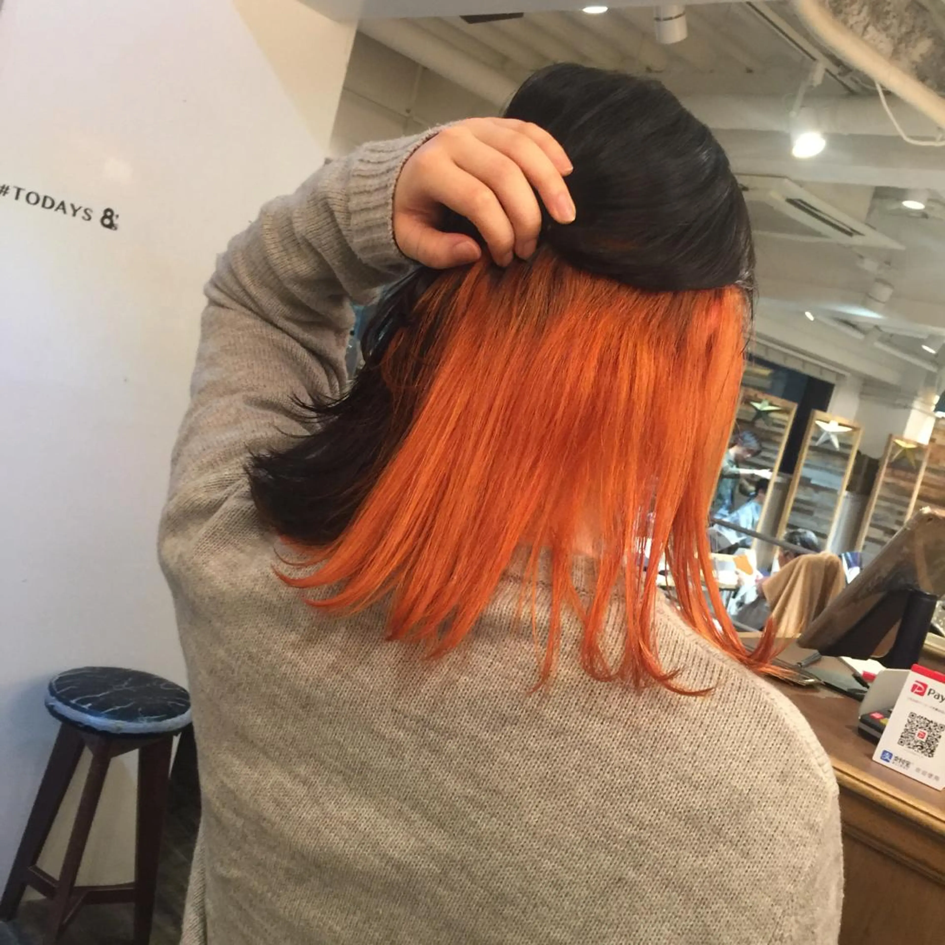 ミディアム カラー インナーカラー オレンジ ホワイト&レイヤーカ ットエクステ長畠俊輔のヘアスタイル