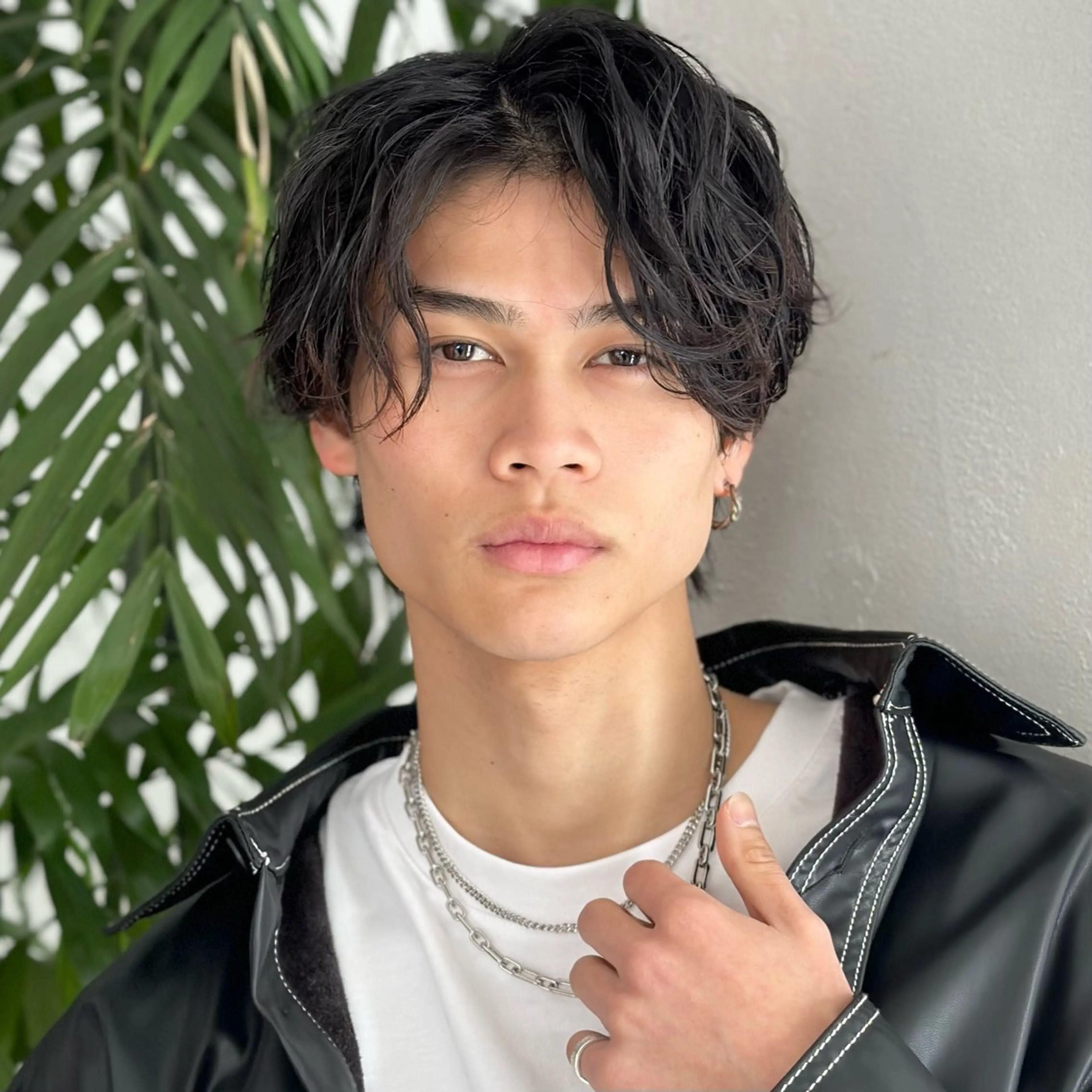 ミディアム カラー パーマ ヘアアレンジ メンズ ミディアムパーマ メンズパーマ 波巻きパーマ スパイラルパーマ カット パーマ メンズ特化美容師✂︎ 伊藤 昂樹✂︎のヘアスタイル