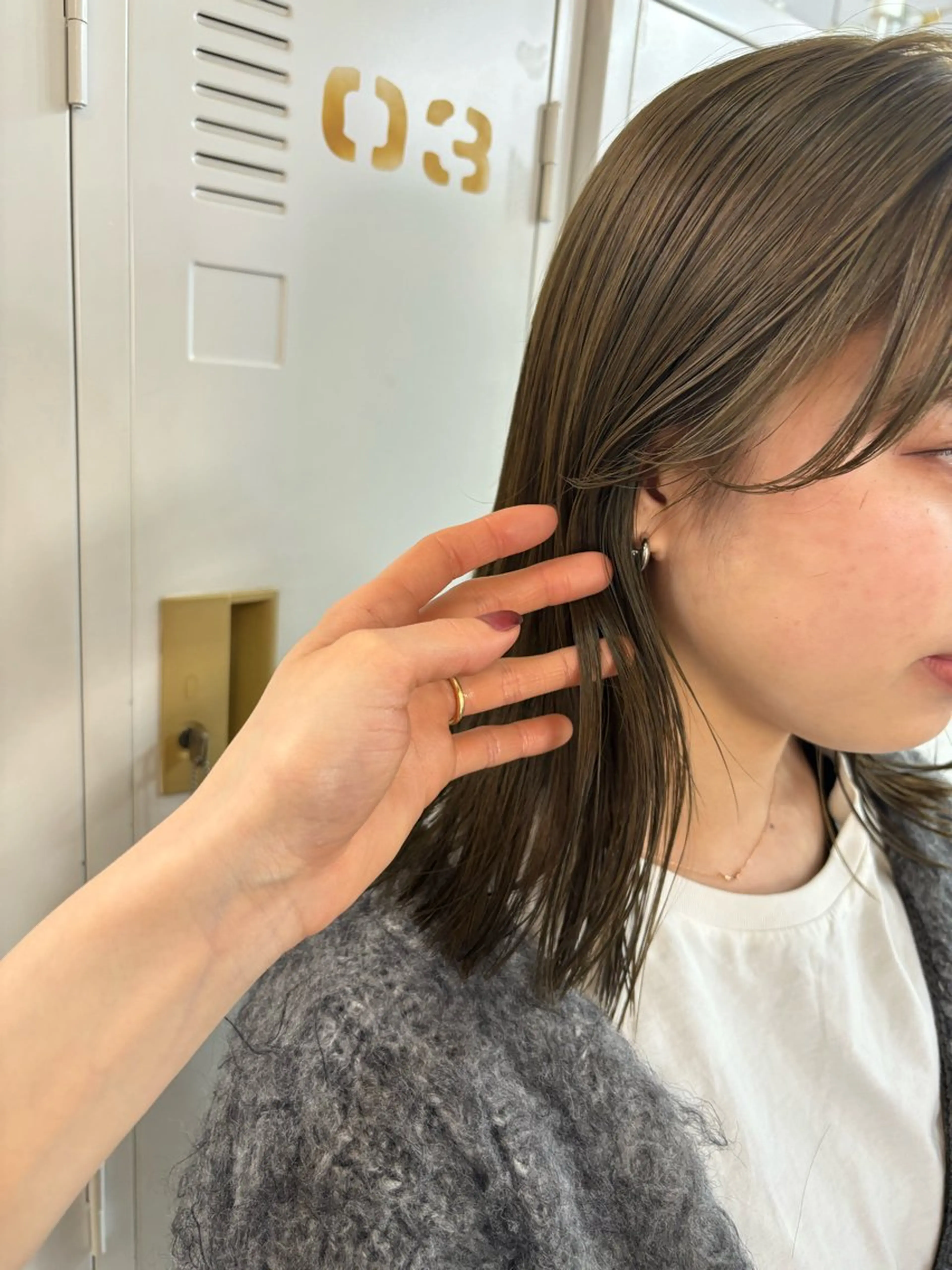 ミディアム カラー LOMARLIE JURIAのヘアスタイル