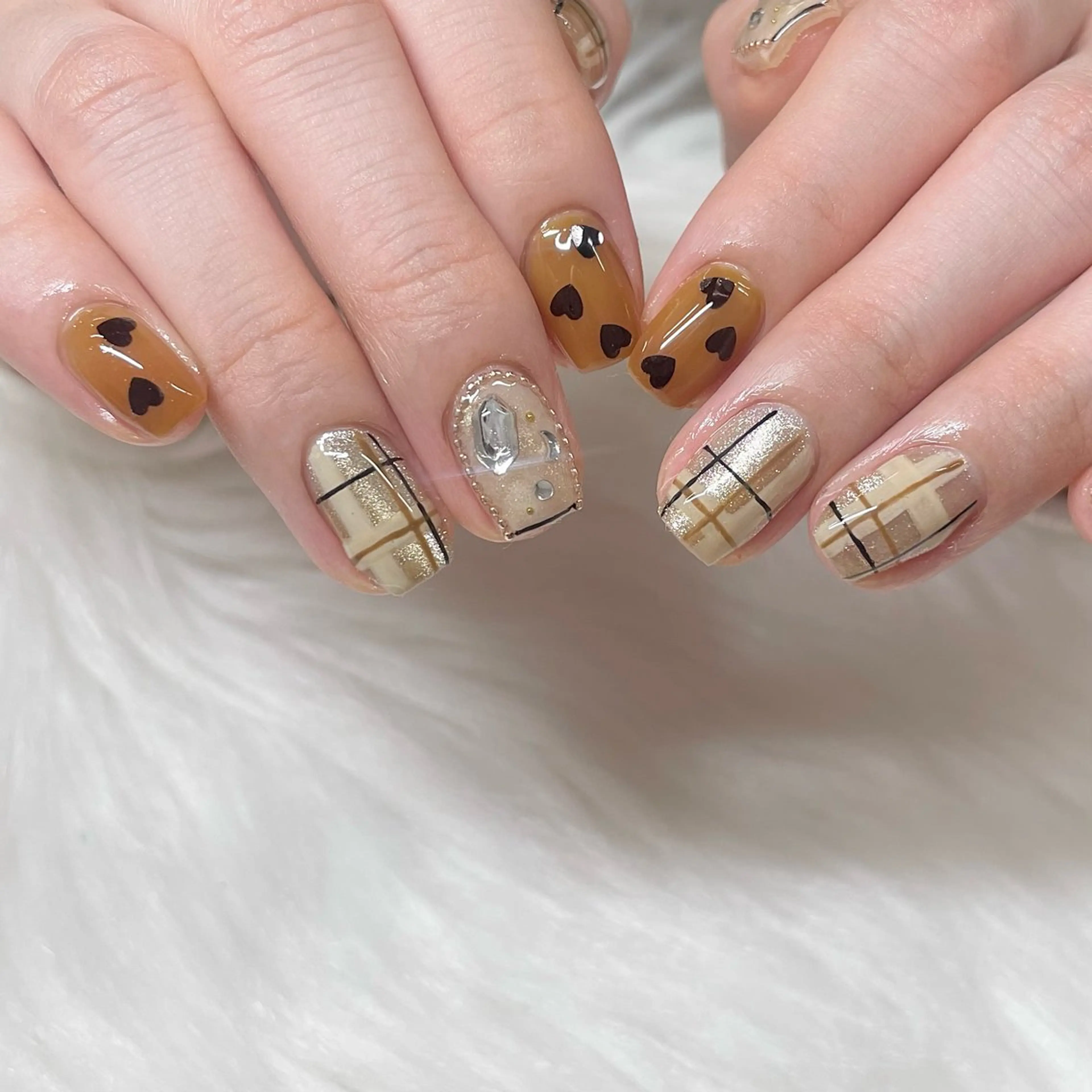 ネイル ブラウン ジェルネイル ハート マグネットネイル ハンドネイル JFYnail所属・昭和町ネイル 𝘯𝘢𝘮𝘪のネイルデザイン