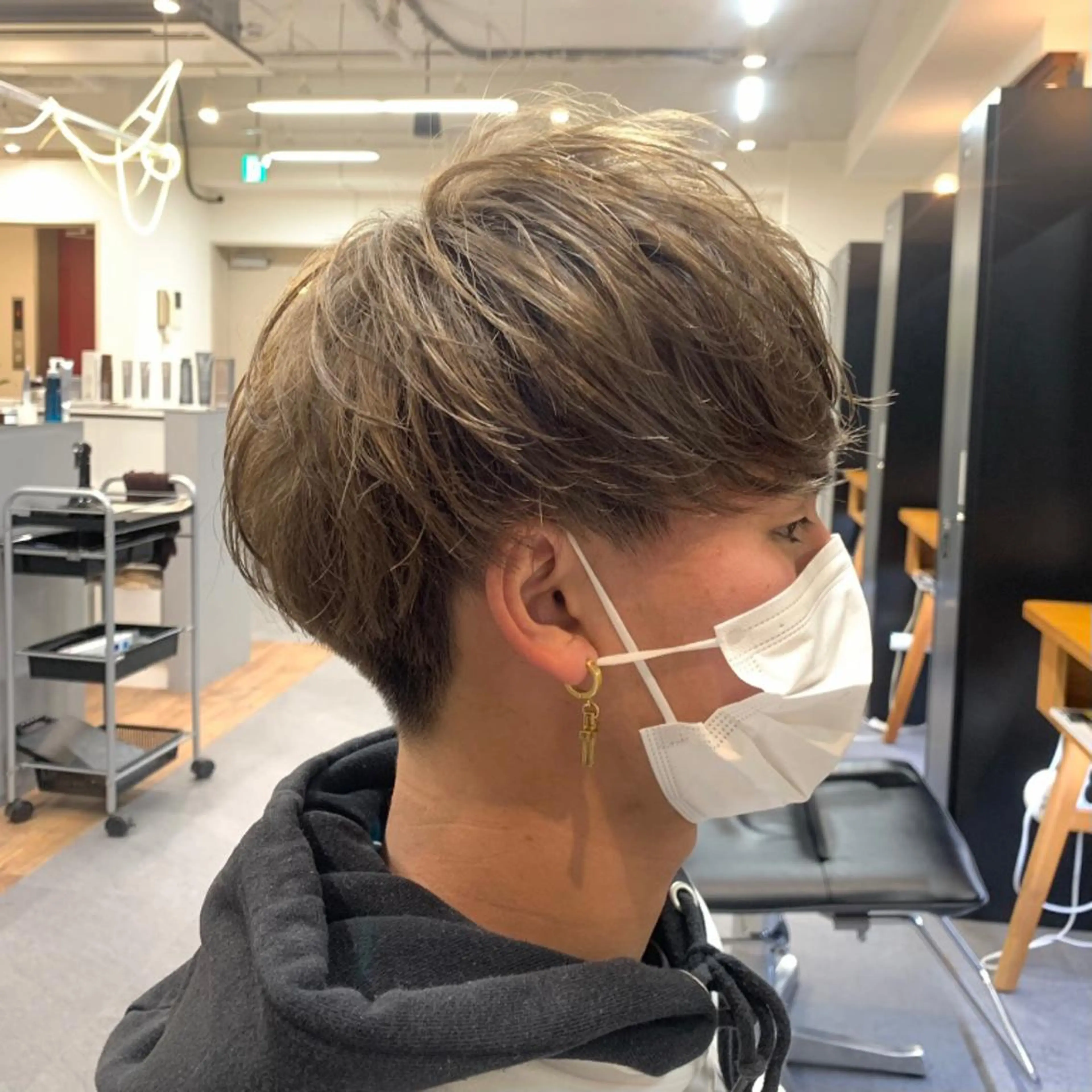 ショート カラー メンズ メンズブリーチ ベージュカラー ブリーチ カット ヘアカラー メンズ特化美容師/ 藤戸 椋のヘアスタイル