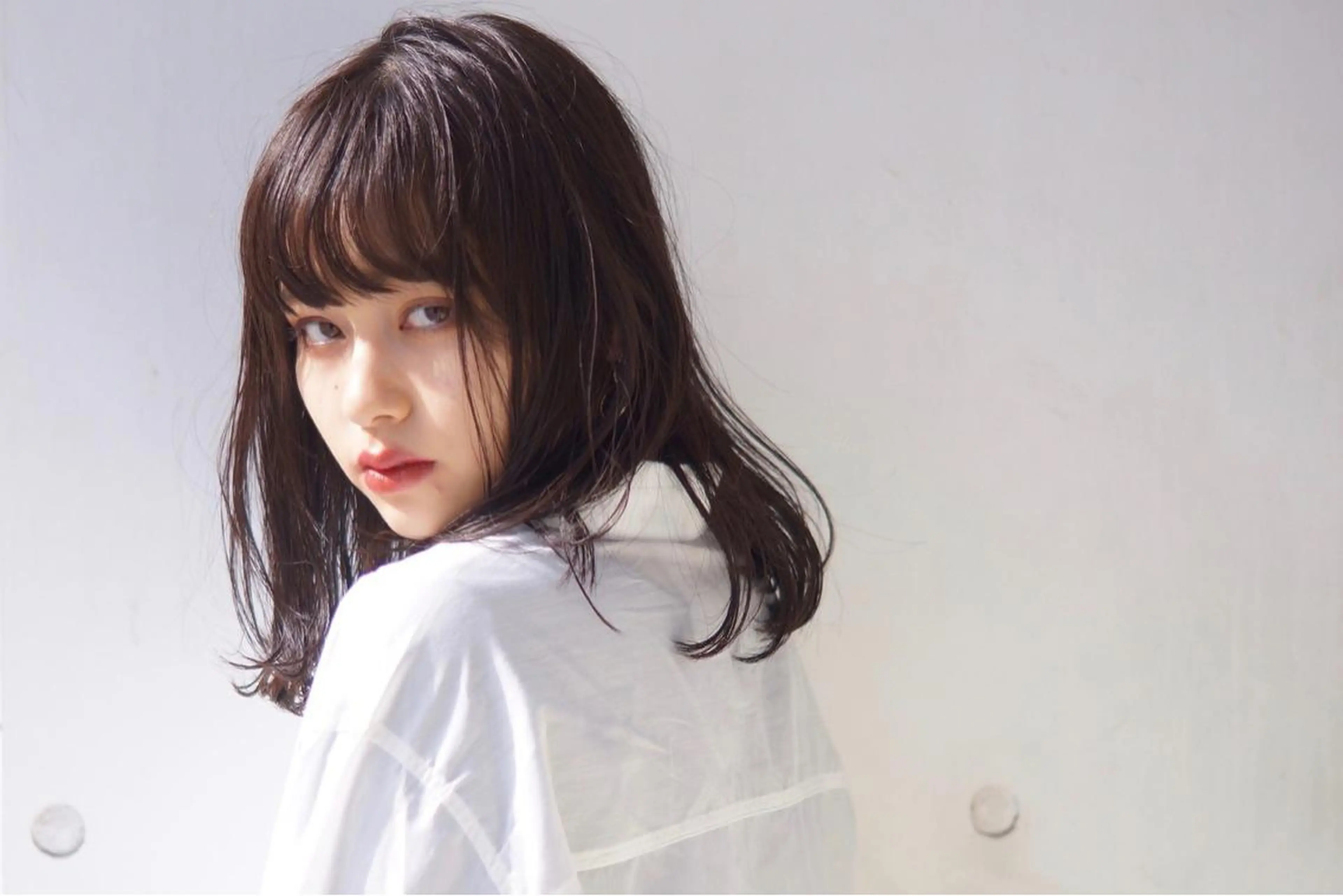 ミディアム カラー グレージュ 小林　遼のヘアスタイル