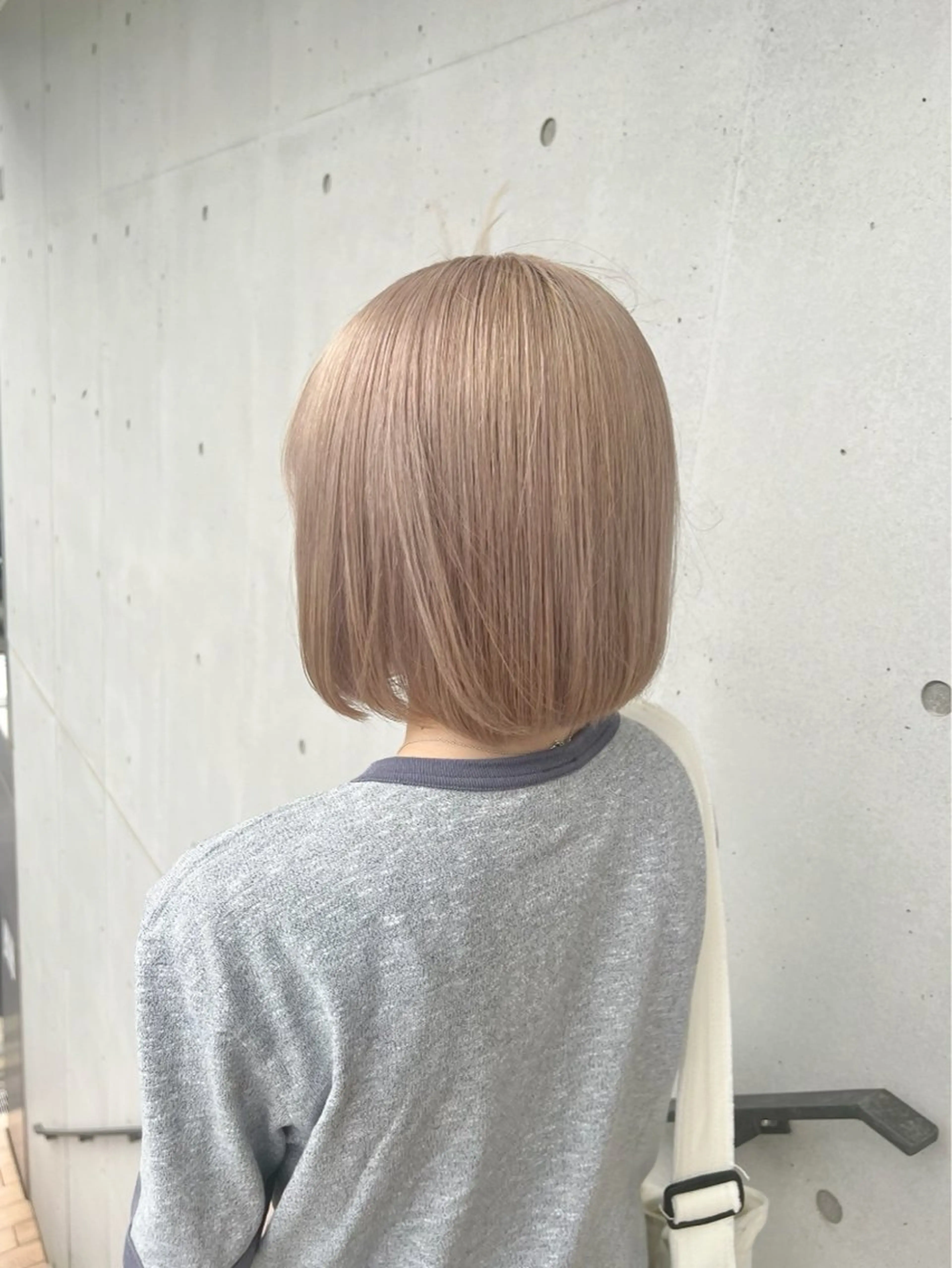 『ミニモ学割』[ブリーチ一回込み] 全頭ブリーチ＋カラー＋ウォータートリートメントの写真