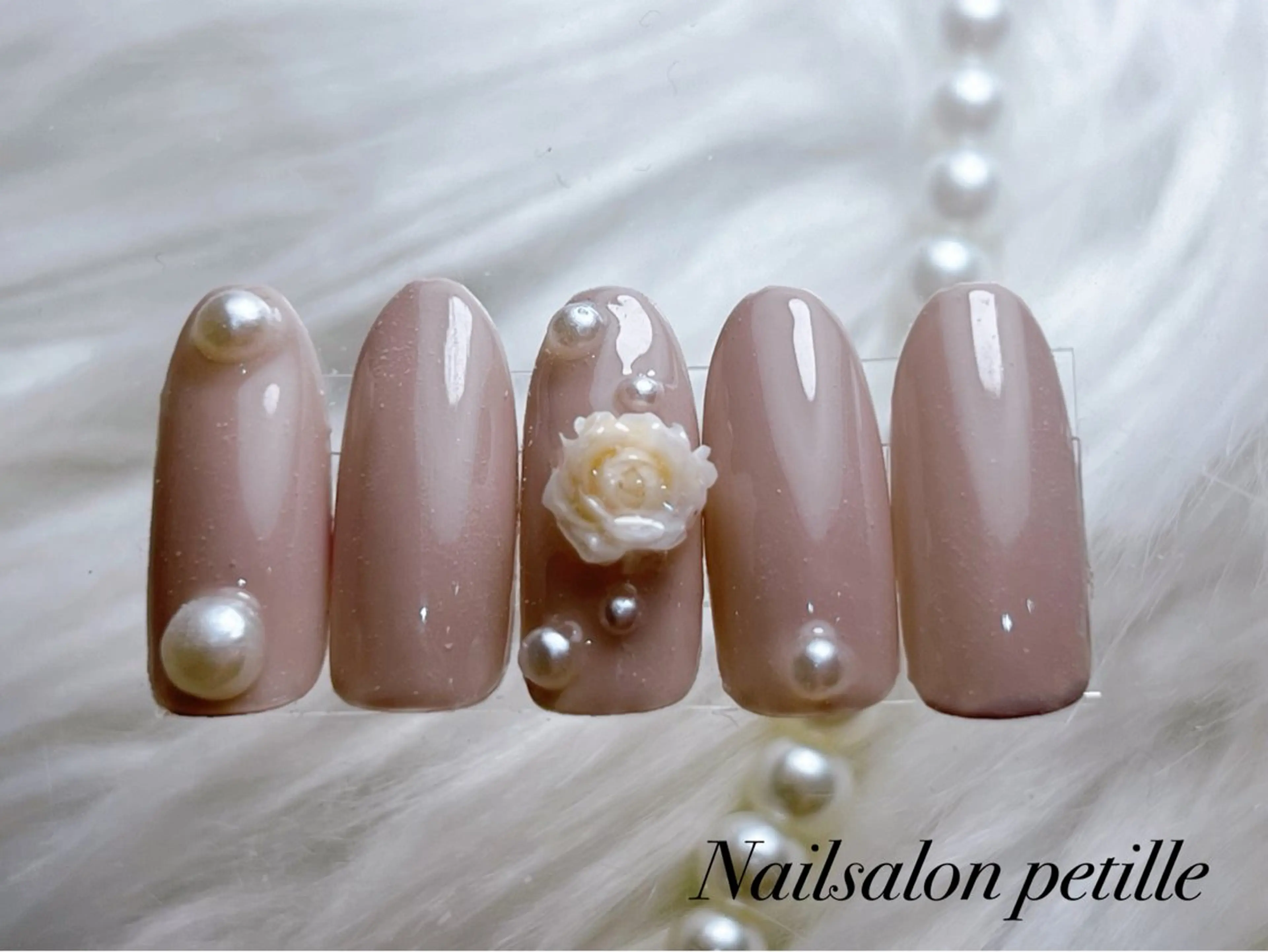 ネイル Nailsalon petille所属・Ｈ azのネイルデザイン