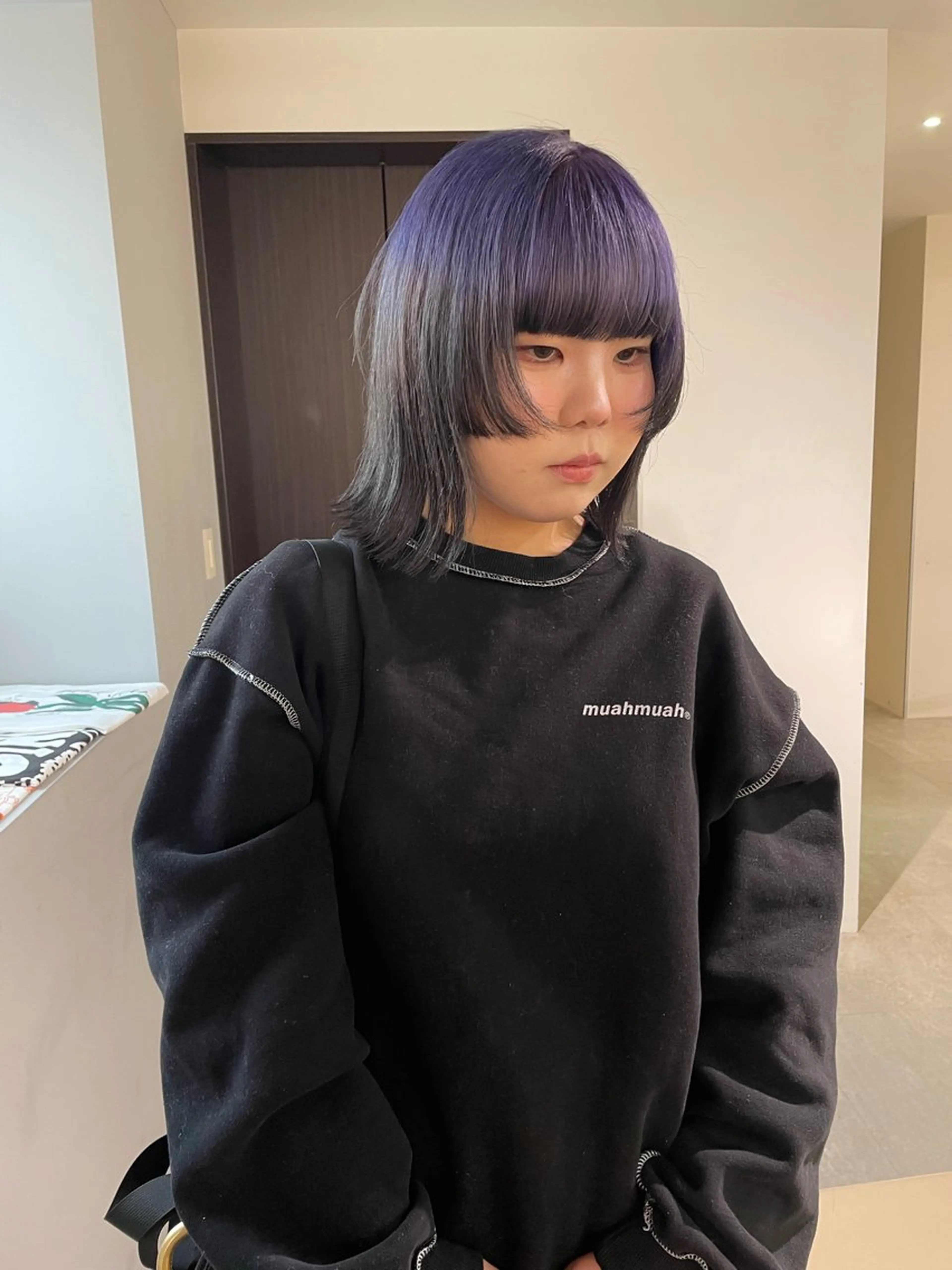 ミディアム カラー デザインカラー ラベンダーカラー ボブ 顔まわりレイヤー 姫カット カット ヘアカラー トリートメント MIU/ルーツカラー ボブ/顔周りレイヤーのヘアスタイル