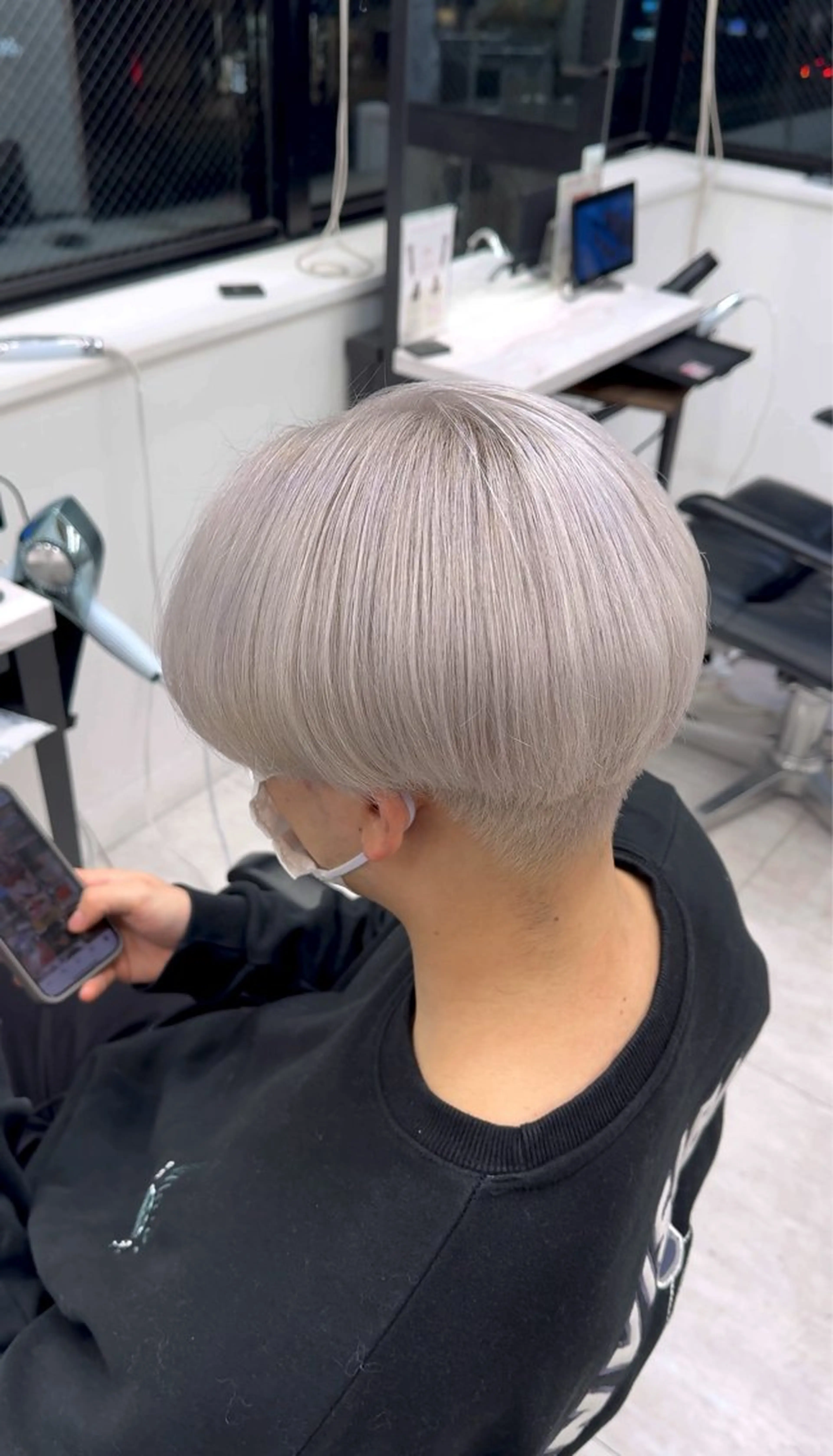 ショート カラー ヘアカラー トリートメント 高島大登/顔周り /ミルクティーのヘアスタイル