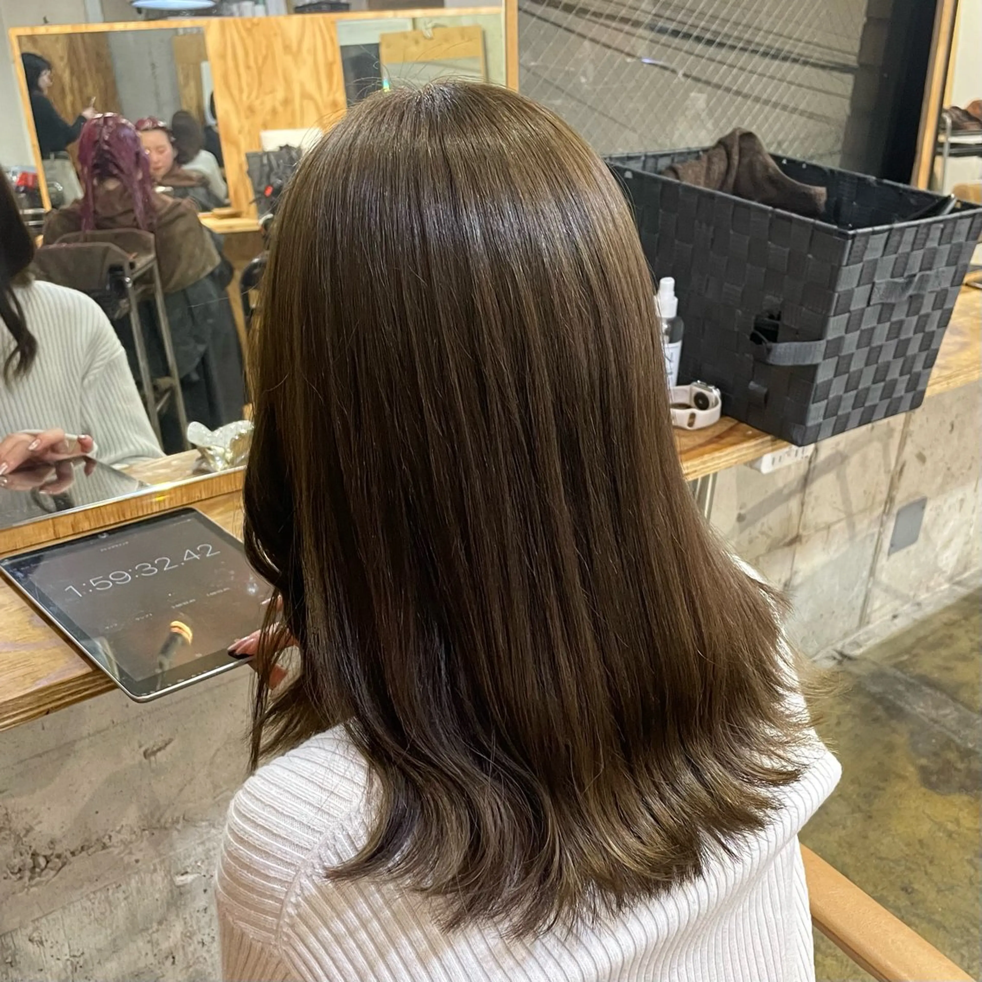 セミロング カラー ふかたさや🫧 艶感✖️透明感カラーのヘアスタイル
