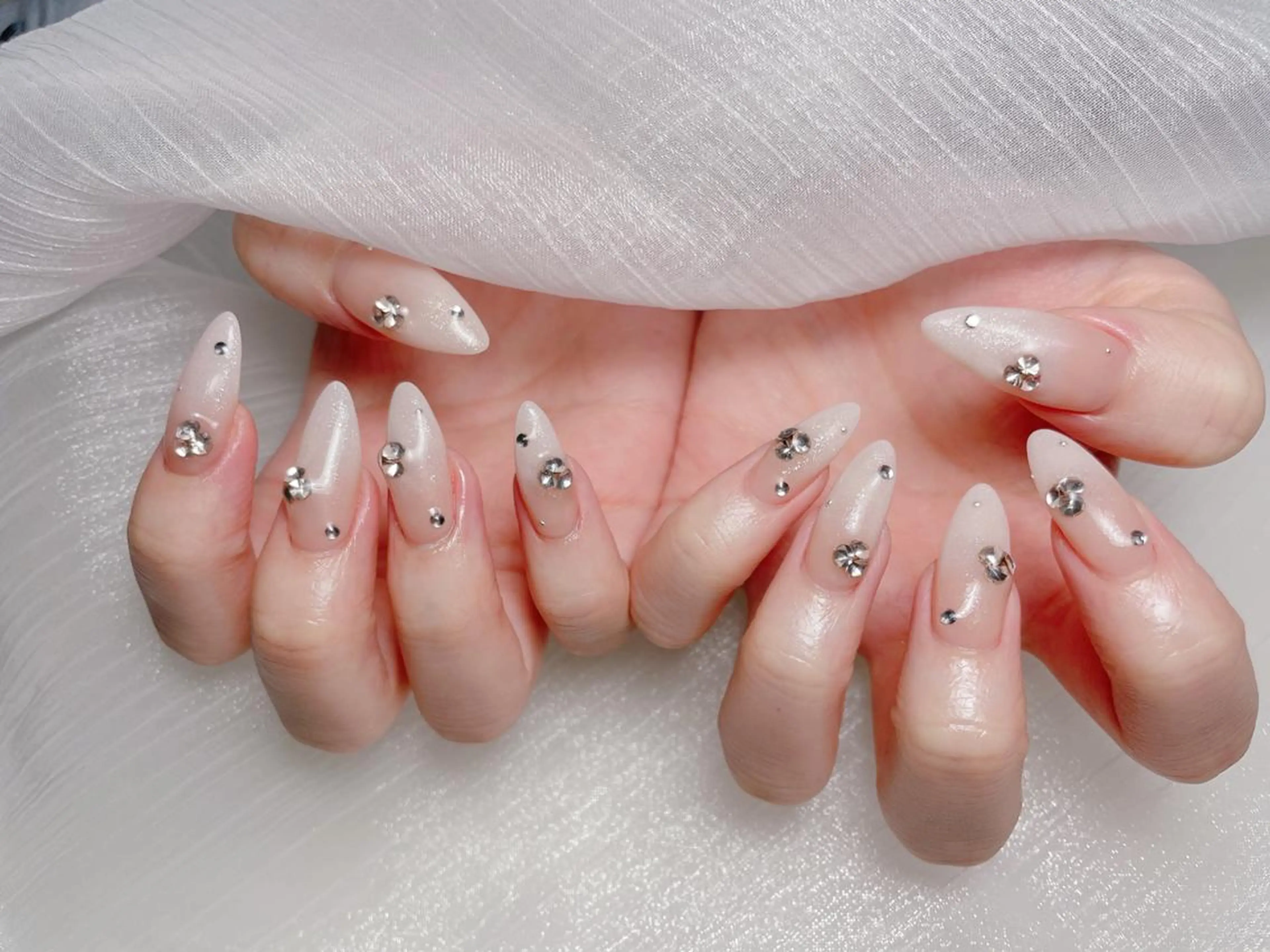 ネイル チークネイル グラデーション 氷ネイル・うるうるネイル 持ち込み オフィスネイル MiKi Nail 池袋のネイルデザイン
