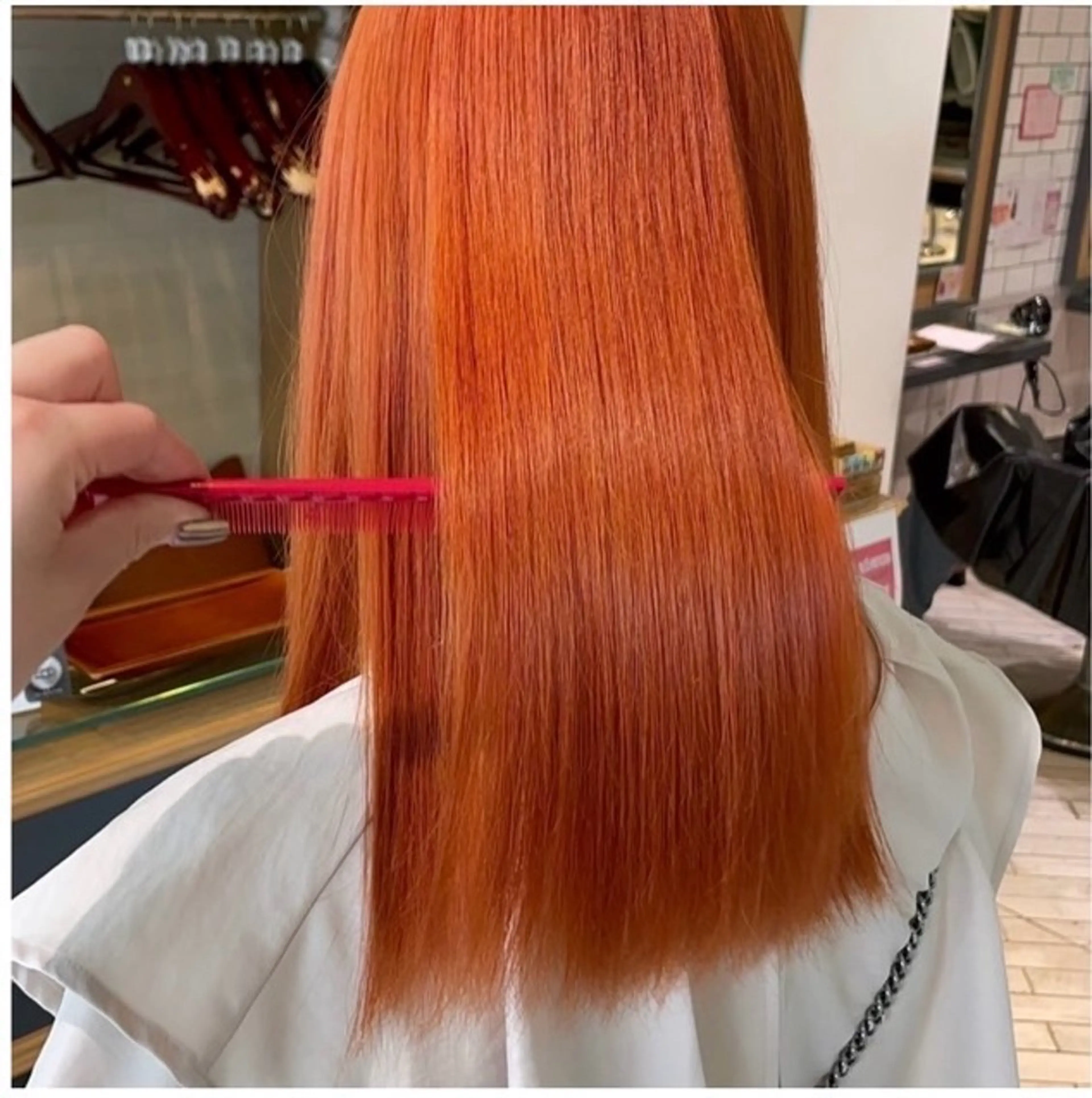 ✨1bleach + color✨髪の長さが肩より下の方は、ロング料金 1000円いただいております🙇🏻‍♀️の写真
