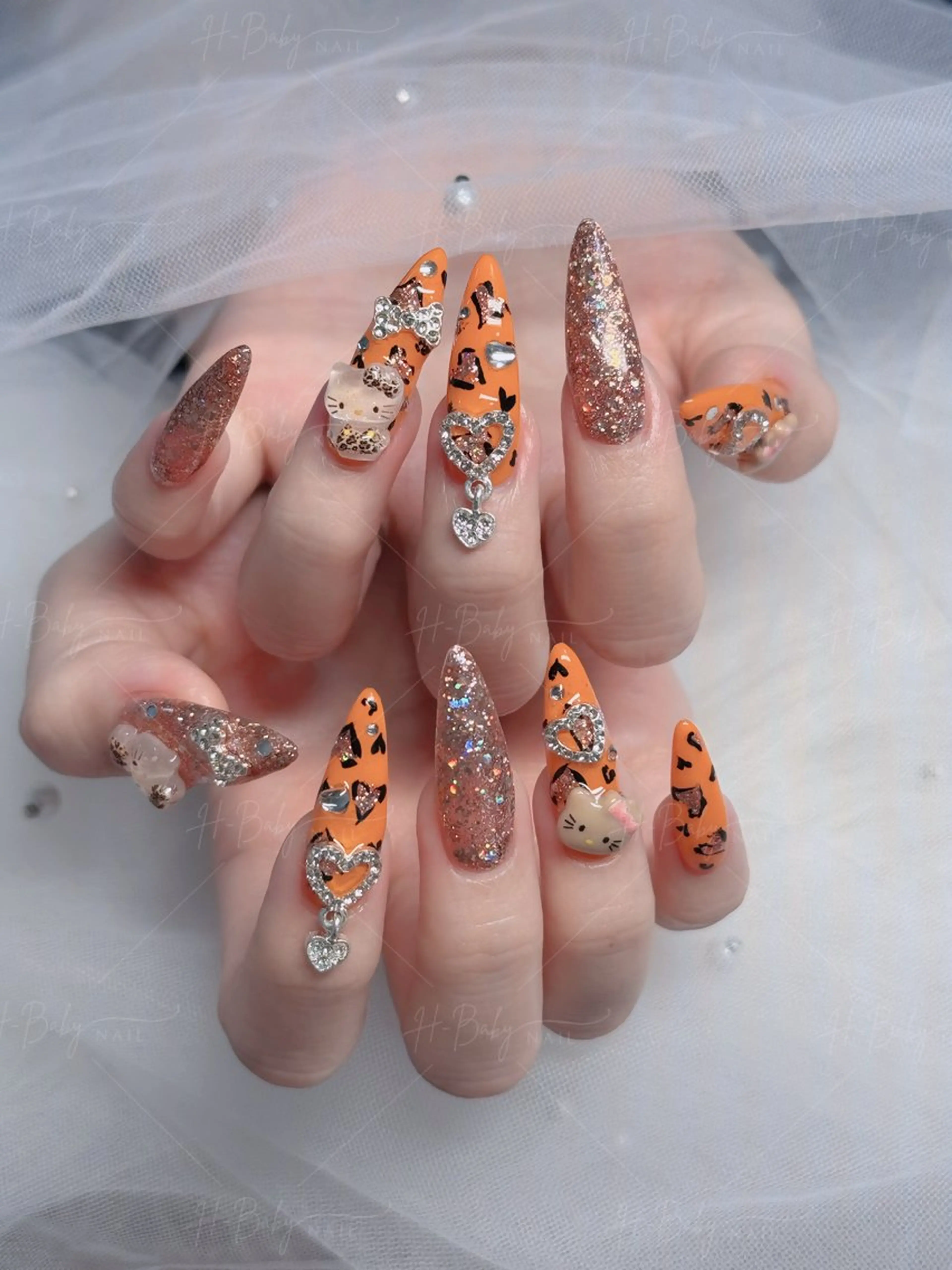 ネイル フレンチネイル ジェルネイル ガラスフレンチ ハロウィン ハート H.baby nail所属・H.baby Nail Salonのネイルデザイン