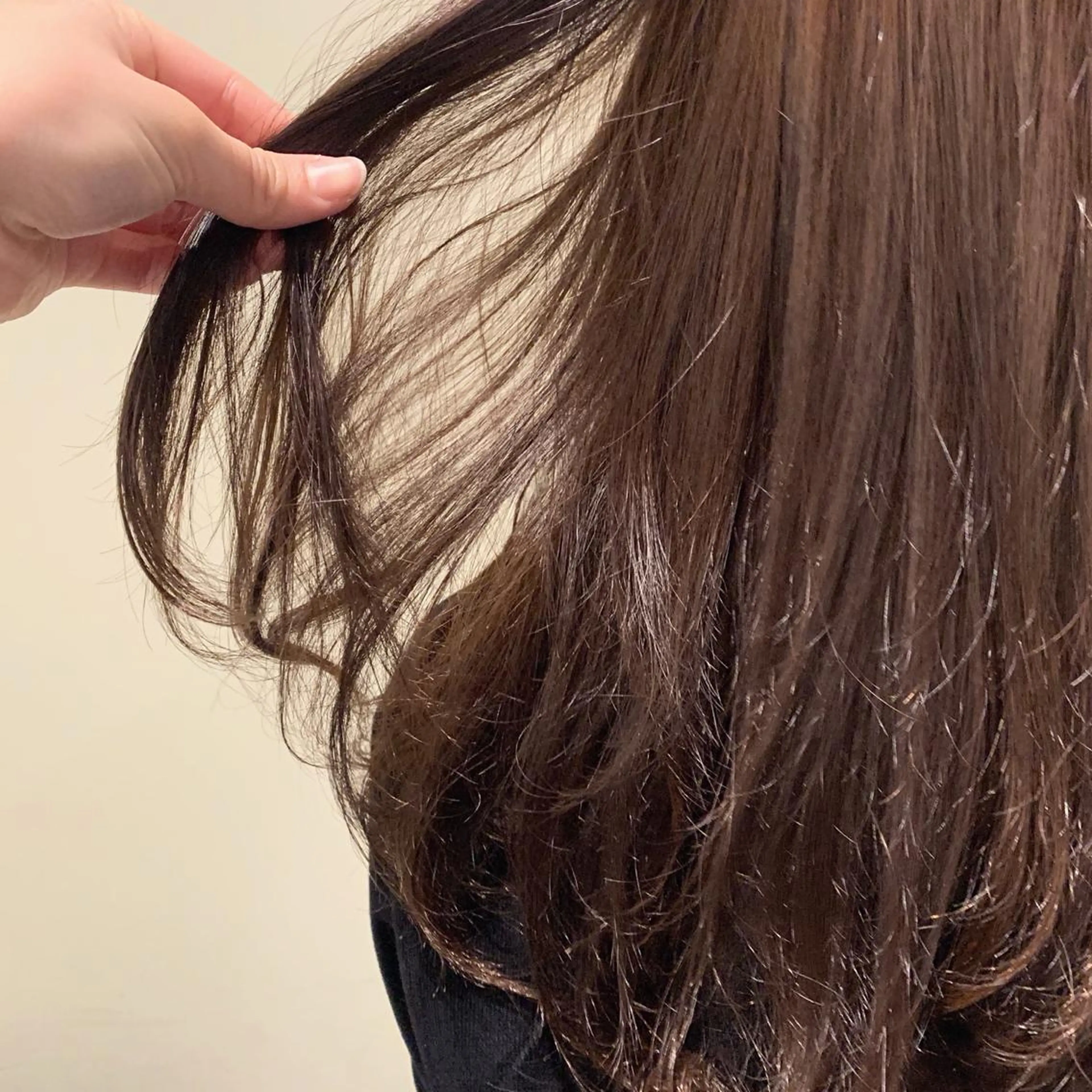 ロング カラー ブリーチ 野々村 朋美のヘアスタイル