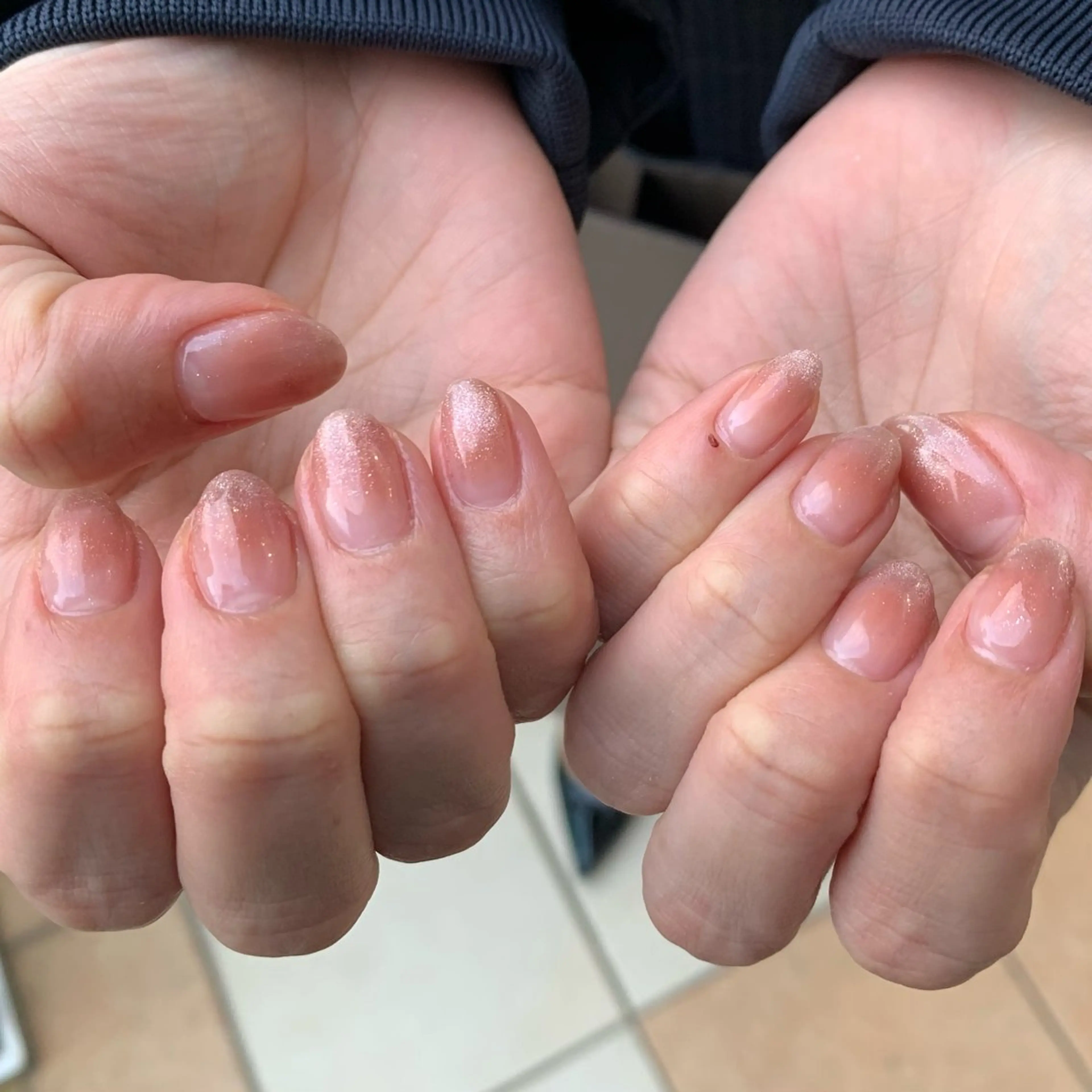 ネイル チークネイル ジェルネイル マグネットネイル パラジェル YUKIMO🍎名駅 /ニュアンスのネイルデザイン