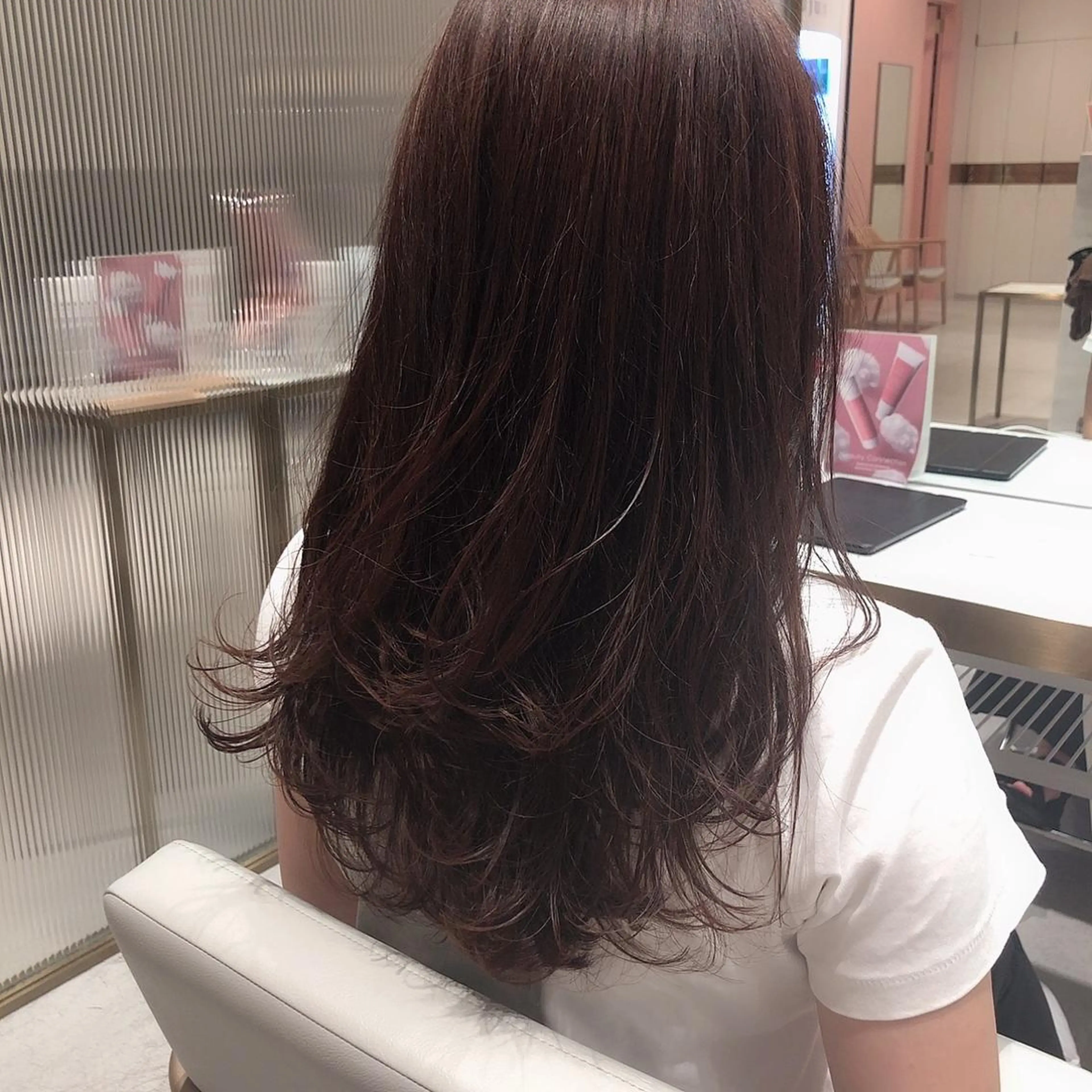 ロング カラー レイヤーカット 艶髪とアイラッシュ ❤️関根悠のヘアスタイル