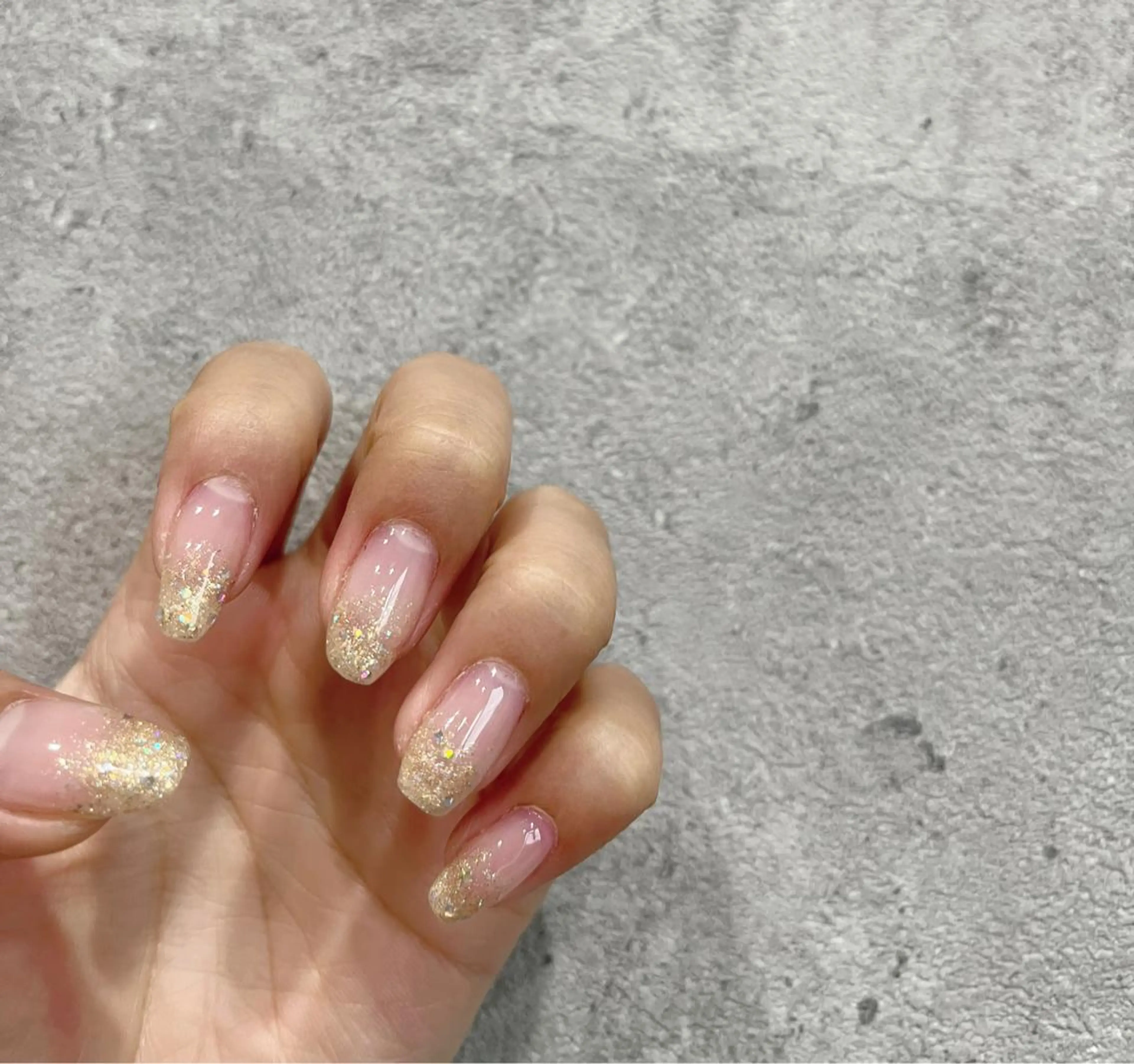 ネイル グラデーション ラメ(グリッター) ラメグラデーション 小川 奈々花のネイルデザイン