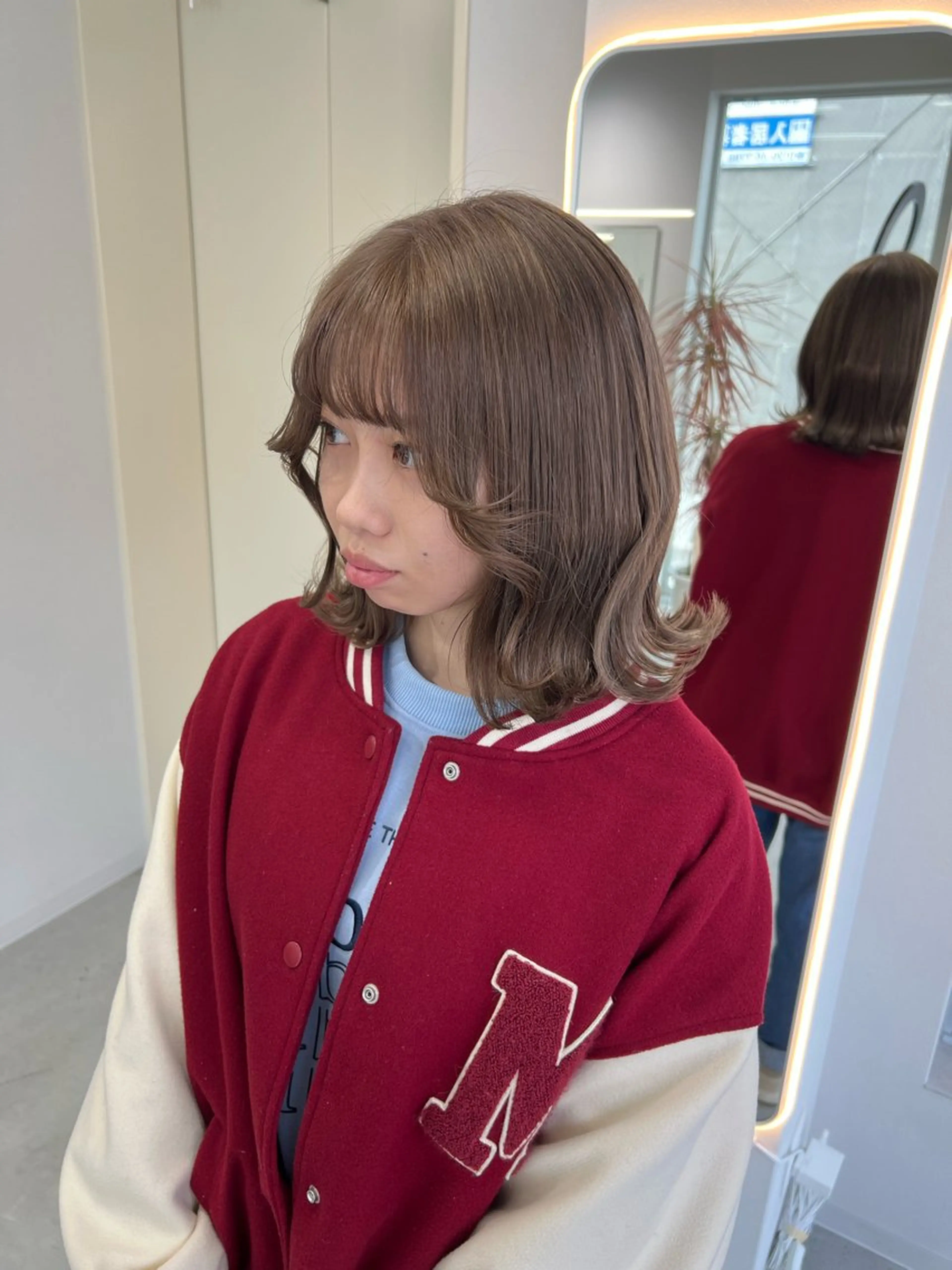 セミロング ヘアカラー maya レイヤーカットのヘアスタイル