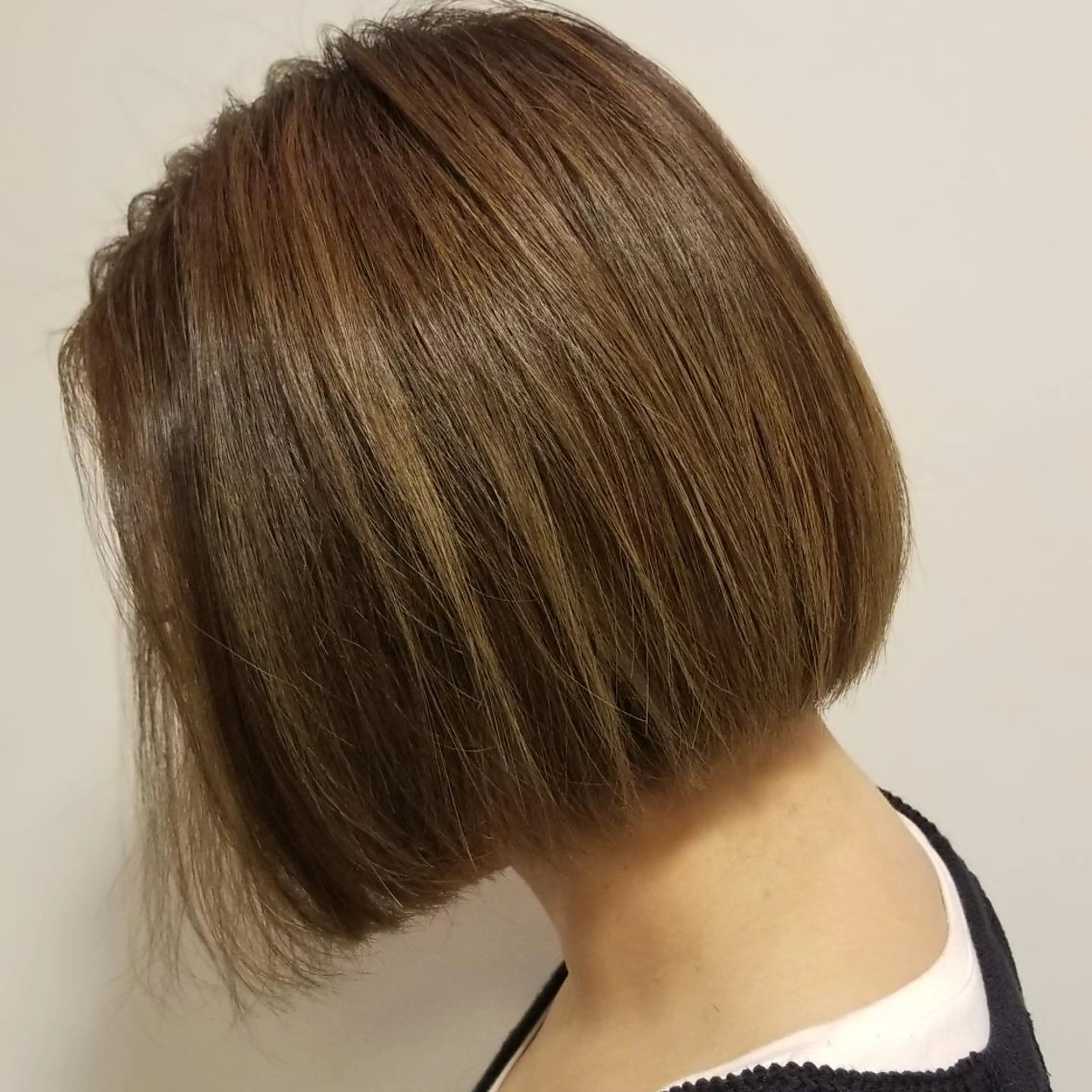 ミディアム 切りっぱなしボブ ボブ カット 堀田 結香のヘアスタイル