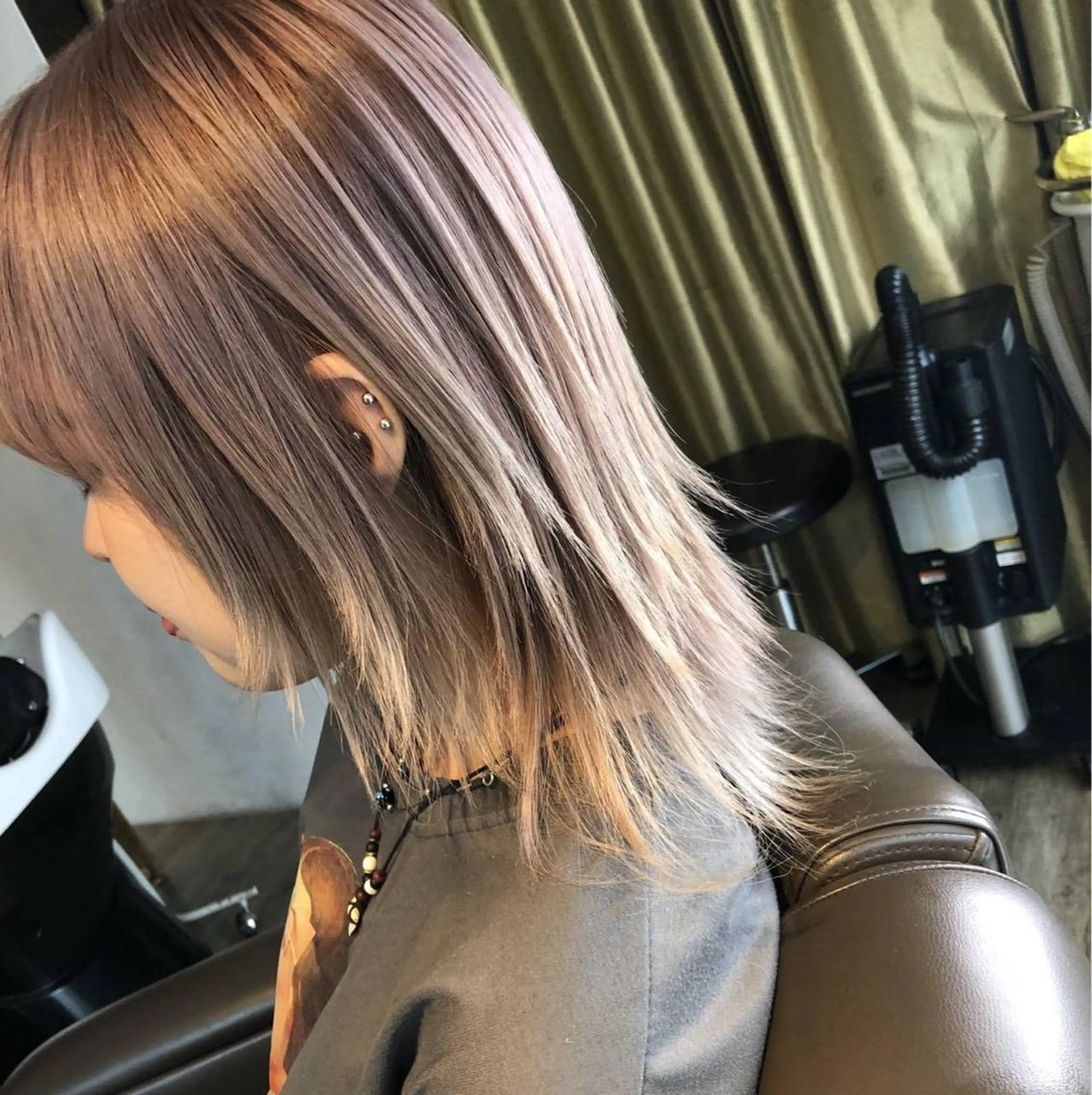 ミディアム レイヤー×縮毛矯正 深見 拓のヘアスタイル