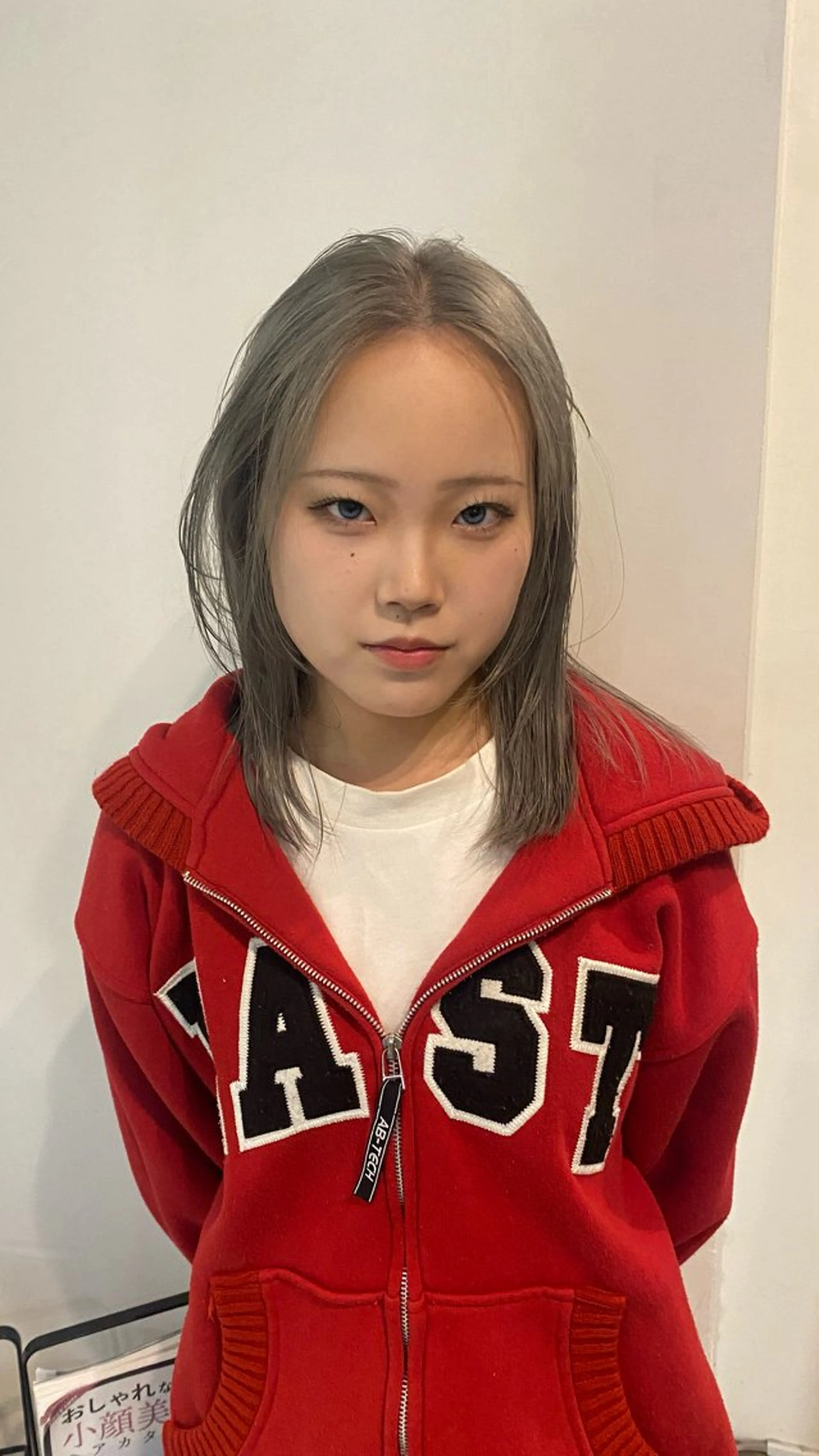 セミロング ヘアカラー ササキ モモカのヘアスタイル