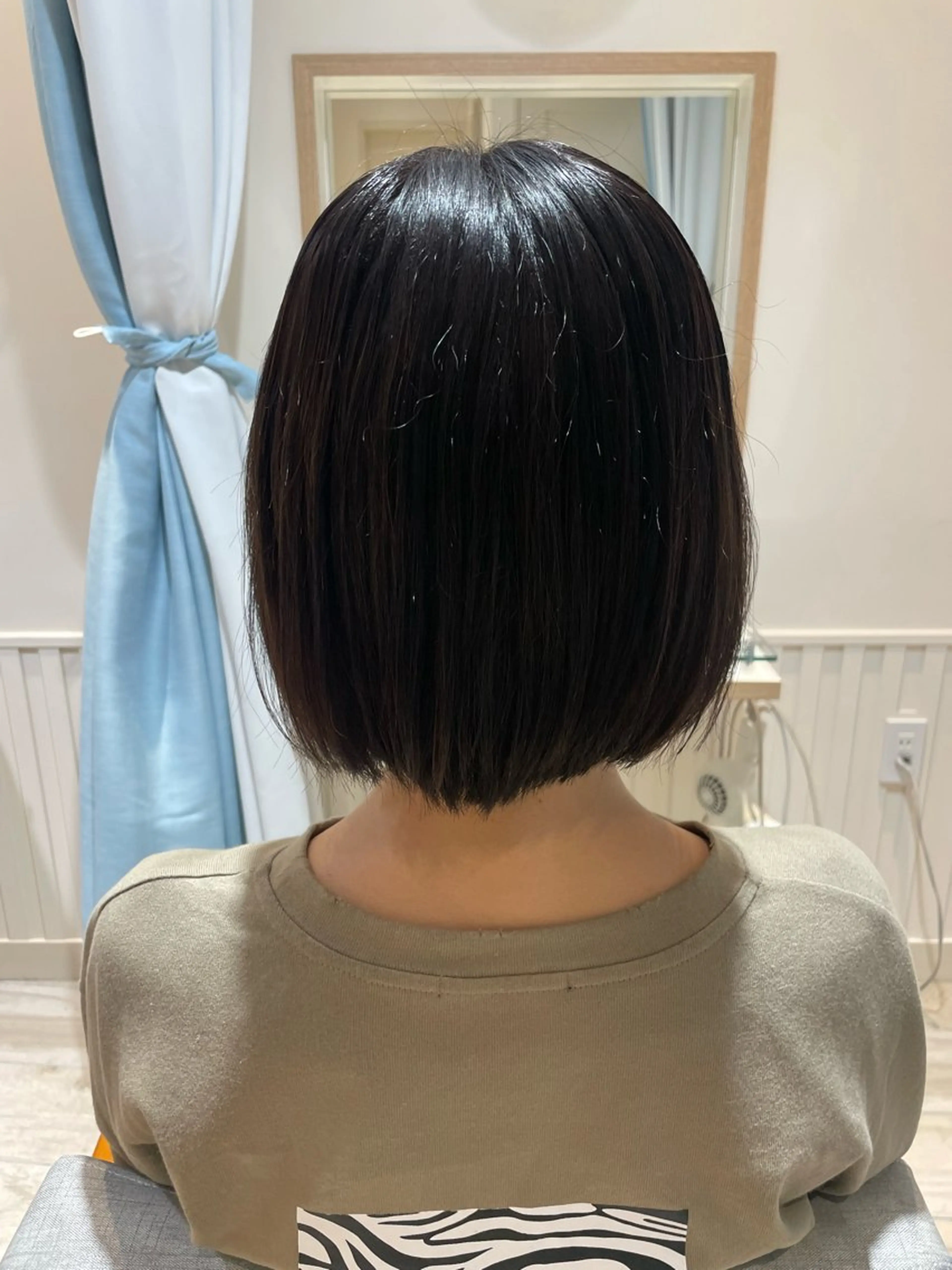 ショート ヘアカラー 大川 夏実のヘアスタイル