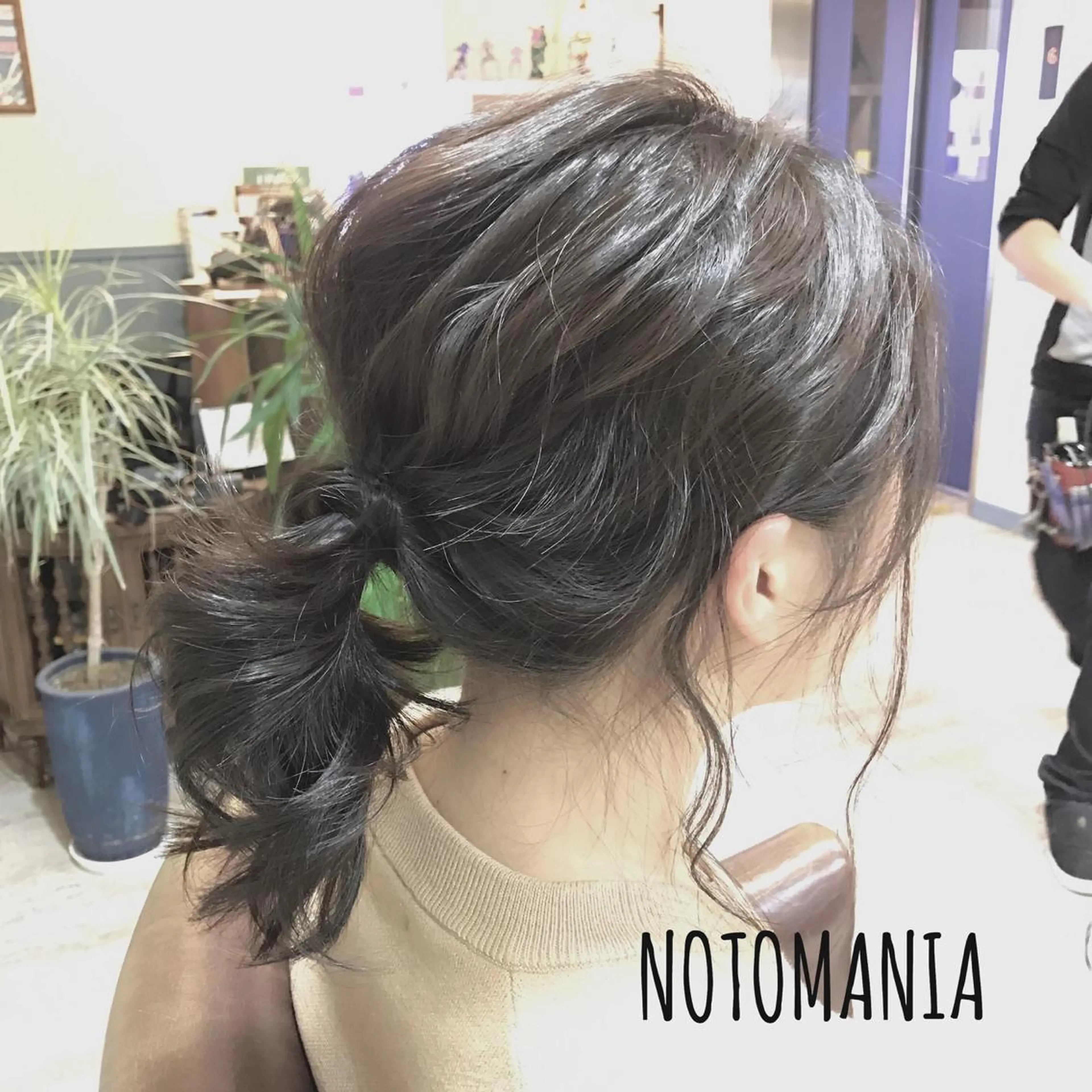 ミディアム セミロング ロング カラー ヘアアレンジ アッシュ イルミナカラー 外国人風カラー トリートメント イシハラ アズサのヘアスタイル