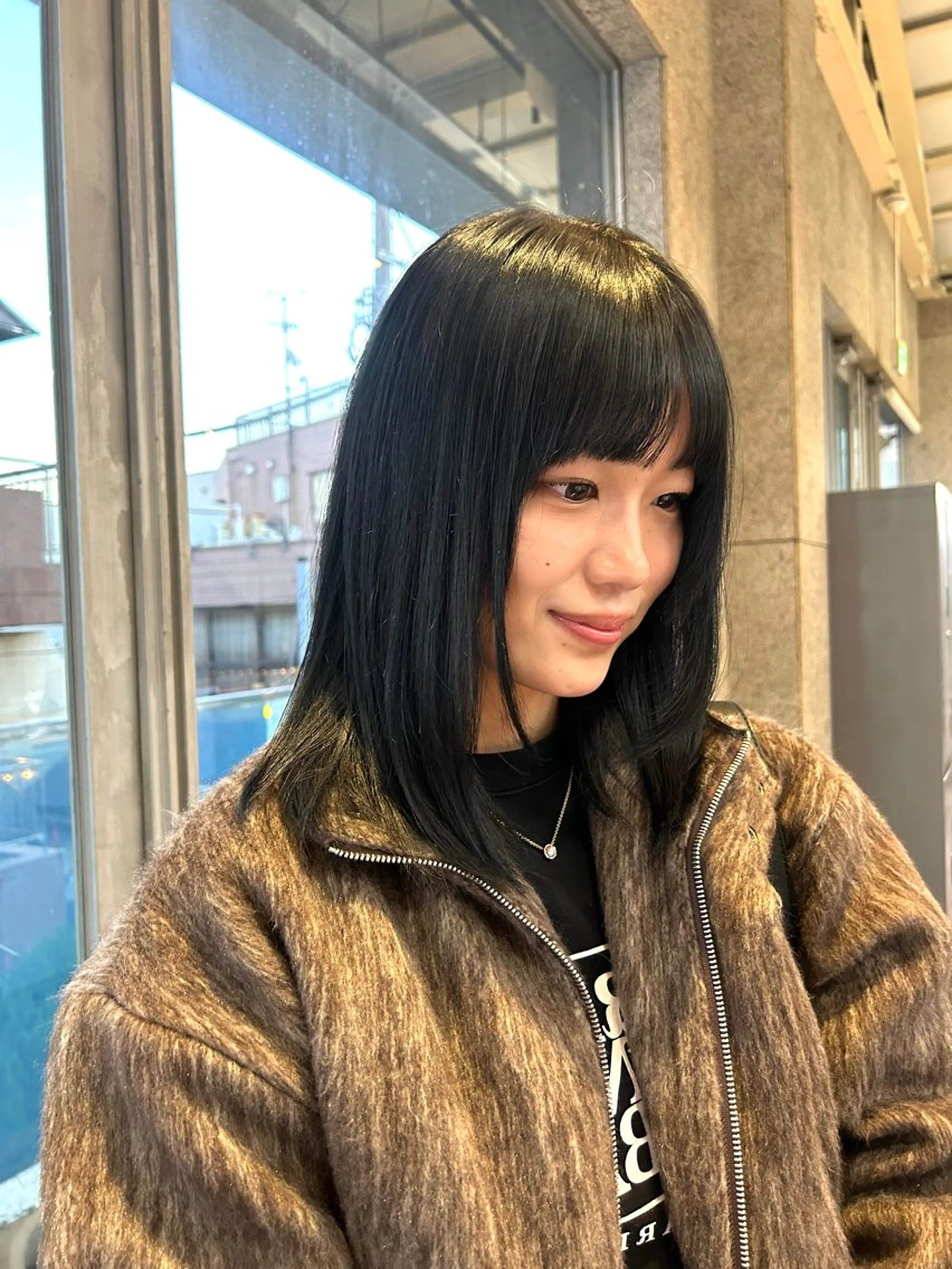 セミロング 顔まわりレイヤー レイヤーカット 光透け髪🫧 moekaのヘアスタイル