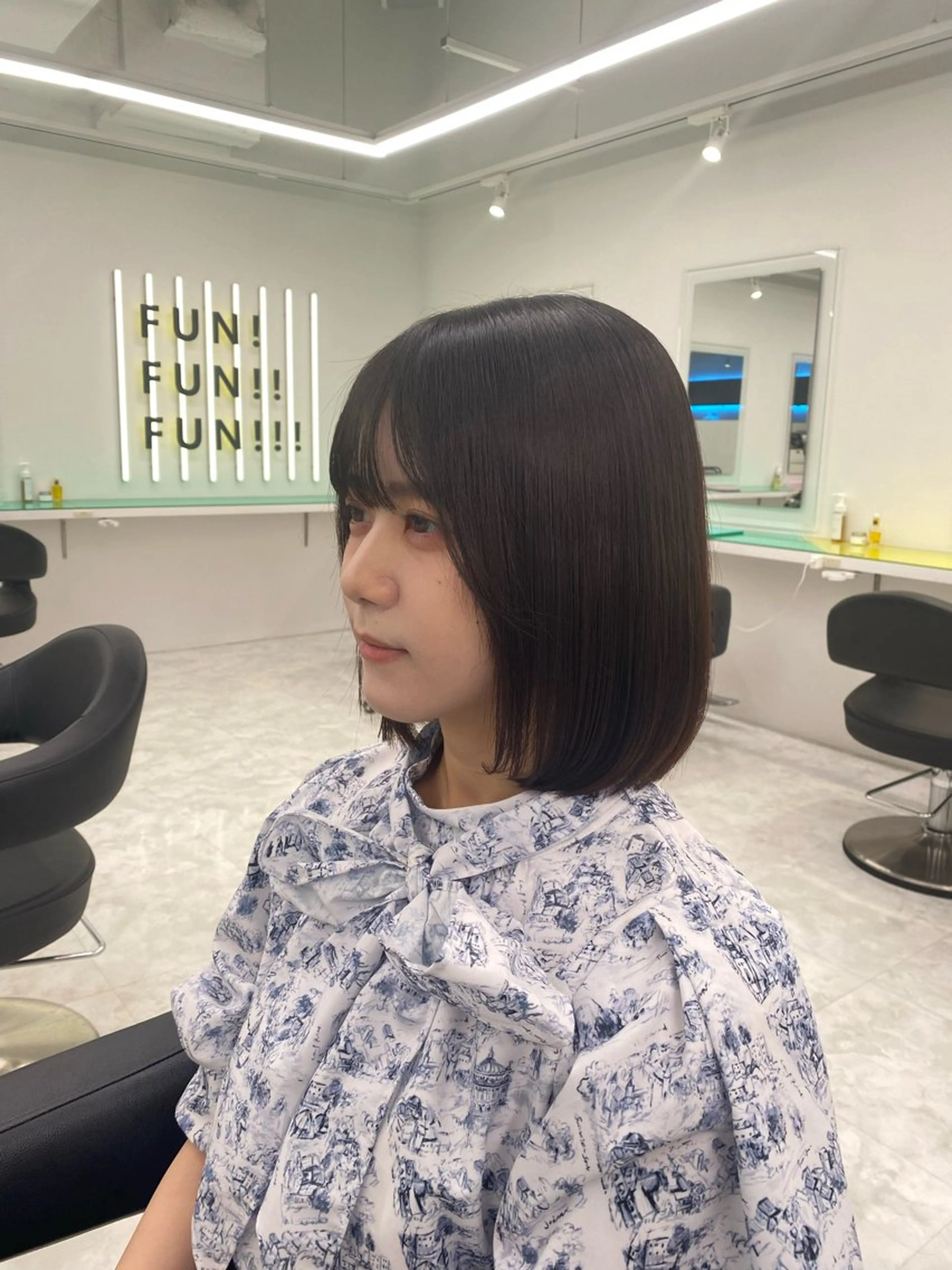 ミディアム カラー ヘアアレンジ 🌈艶カラー/ 韓国風レイヤーカットのヘアスタイル