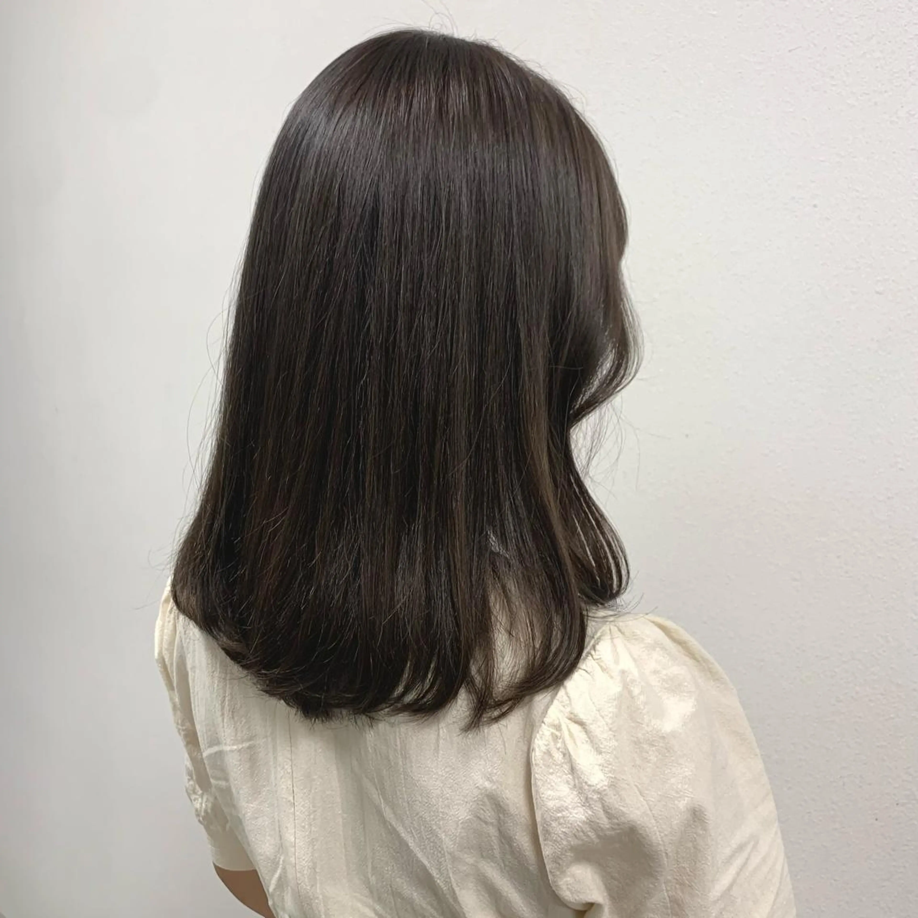 セミロング カラー 透明感カラー グレージュ モカグレージュ 村田 来倖のヘアスタイル