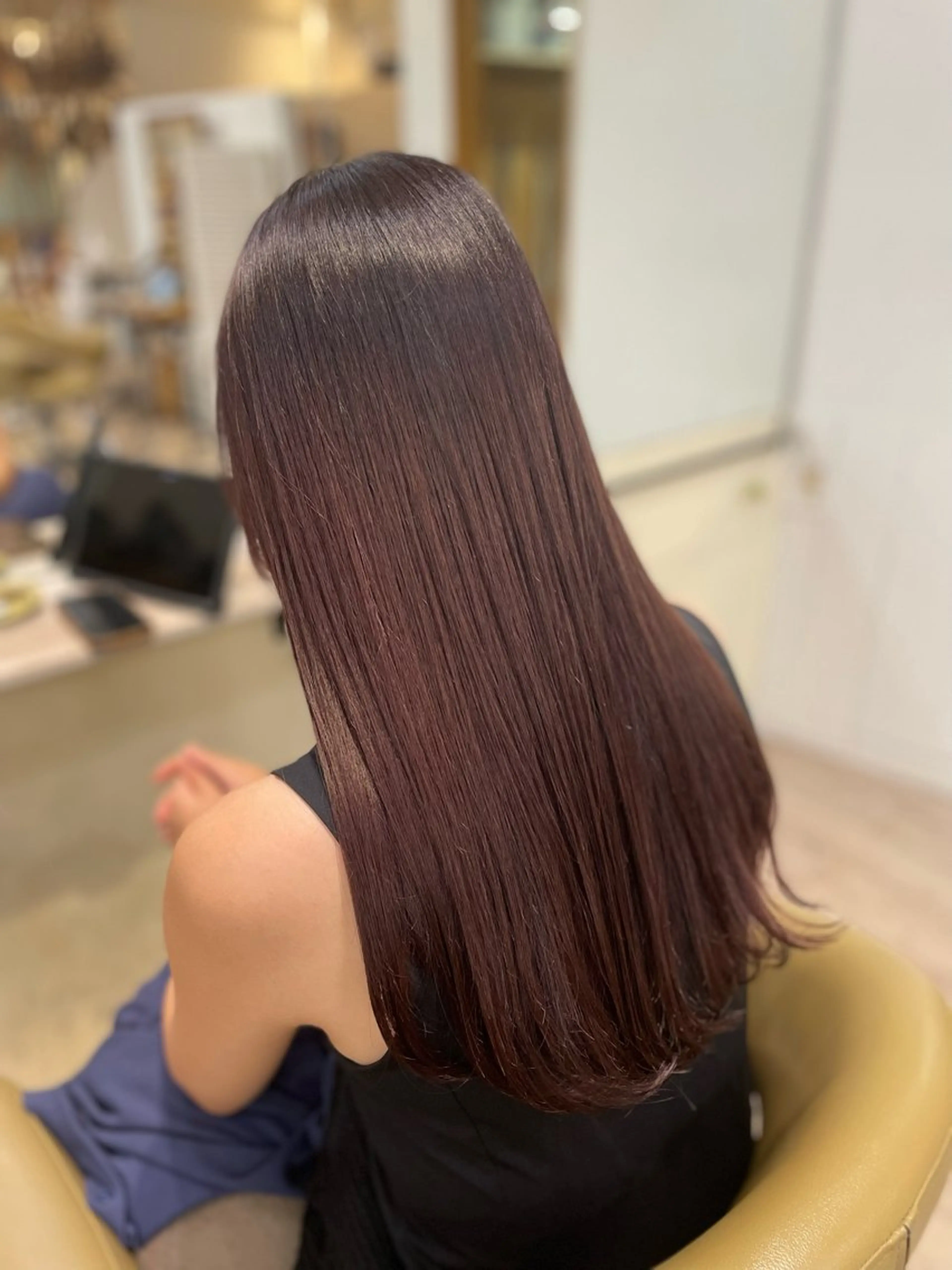ロング カット ヘアカラー 茅野 あゆ美のヘアスタイル