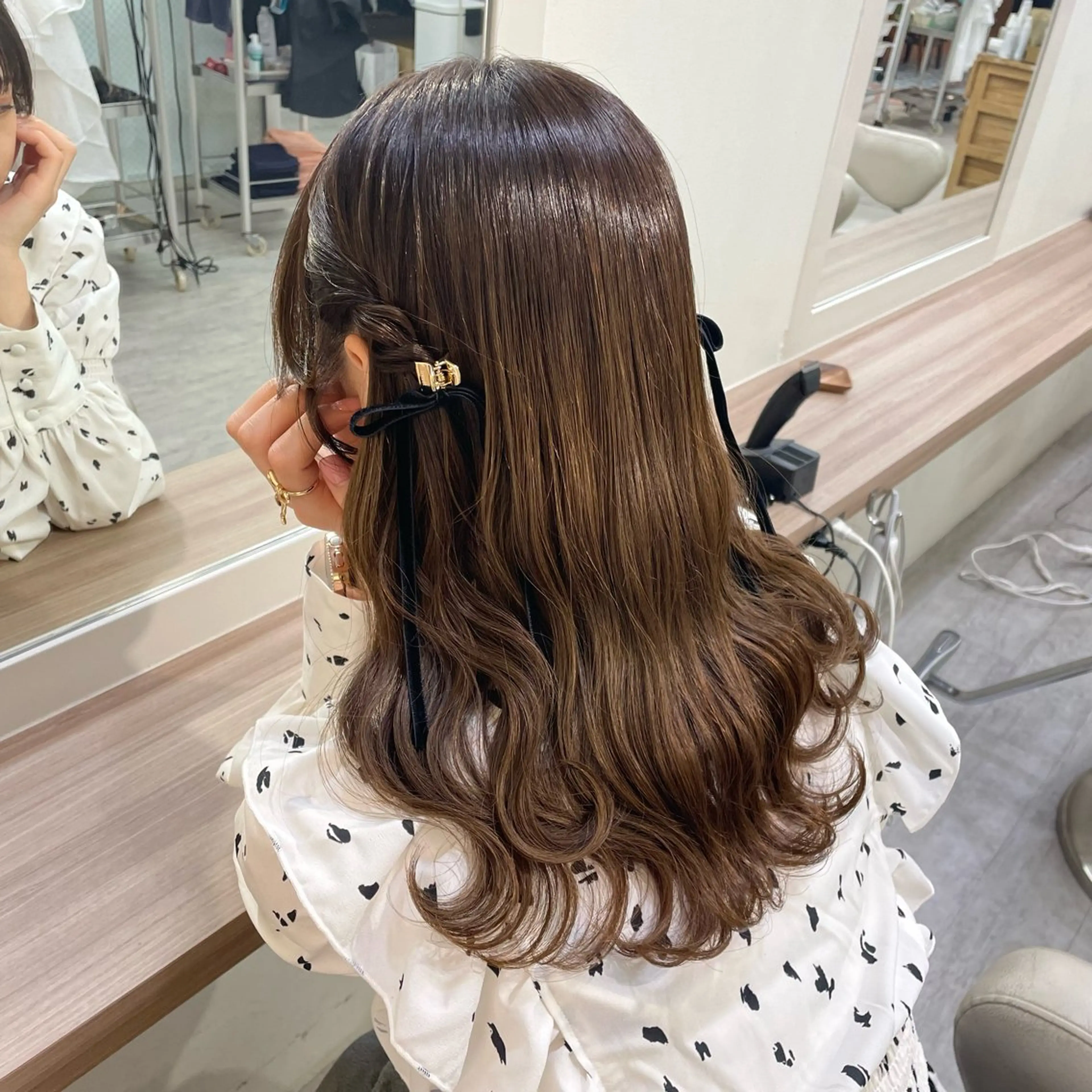 セミロング ヘアアレンジ ヘアセット 美髪ストレート 🌙上山リルのヘアスタイル