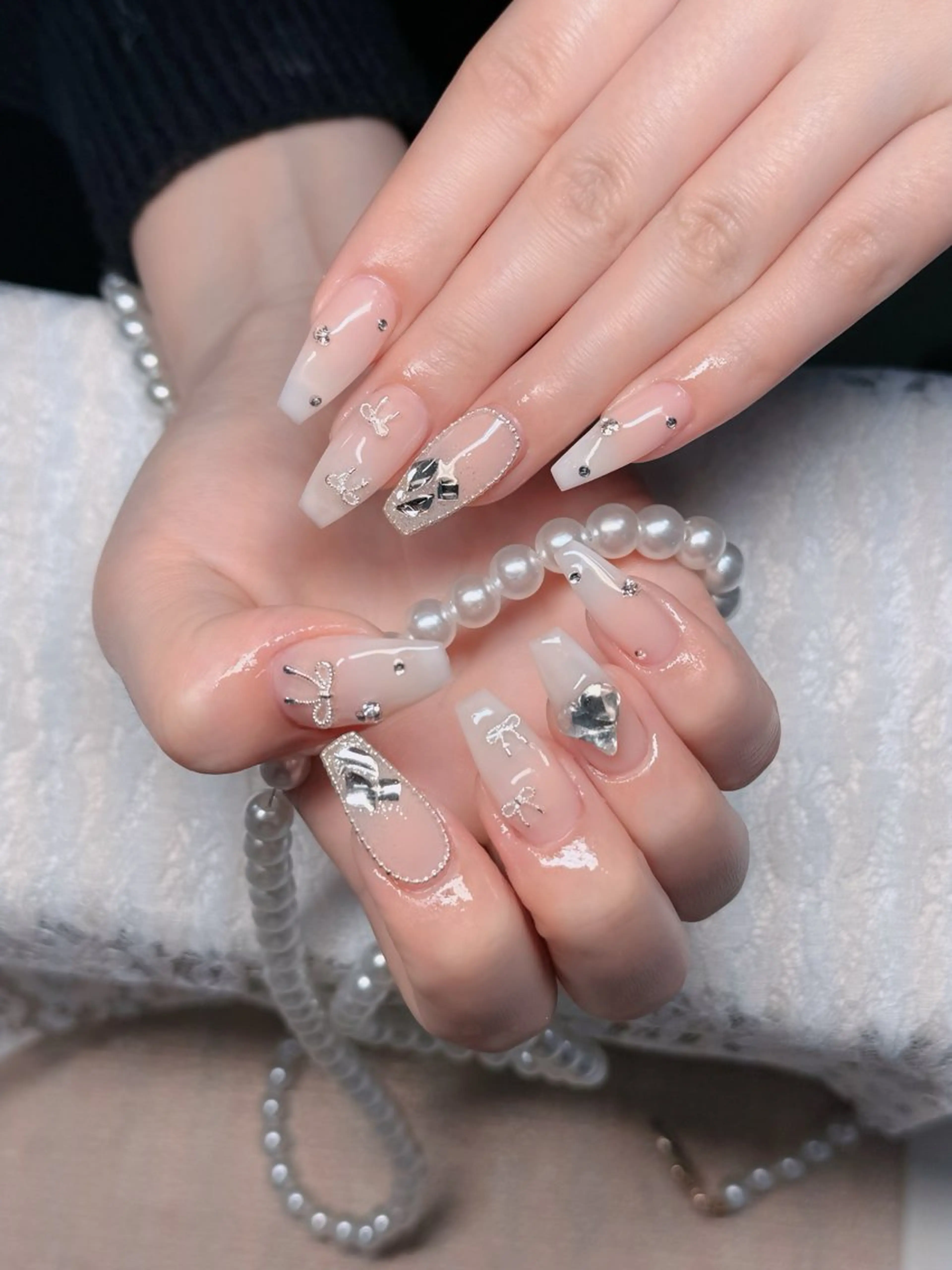 ネイル フレンチネイル ジェルネイル ガラスフレンチ ハロウィン ハート ハンドネイル H.baby Nail Salonのネイルデザイン