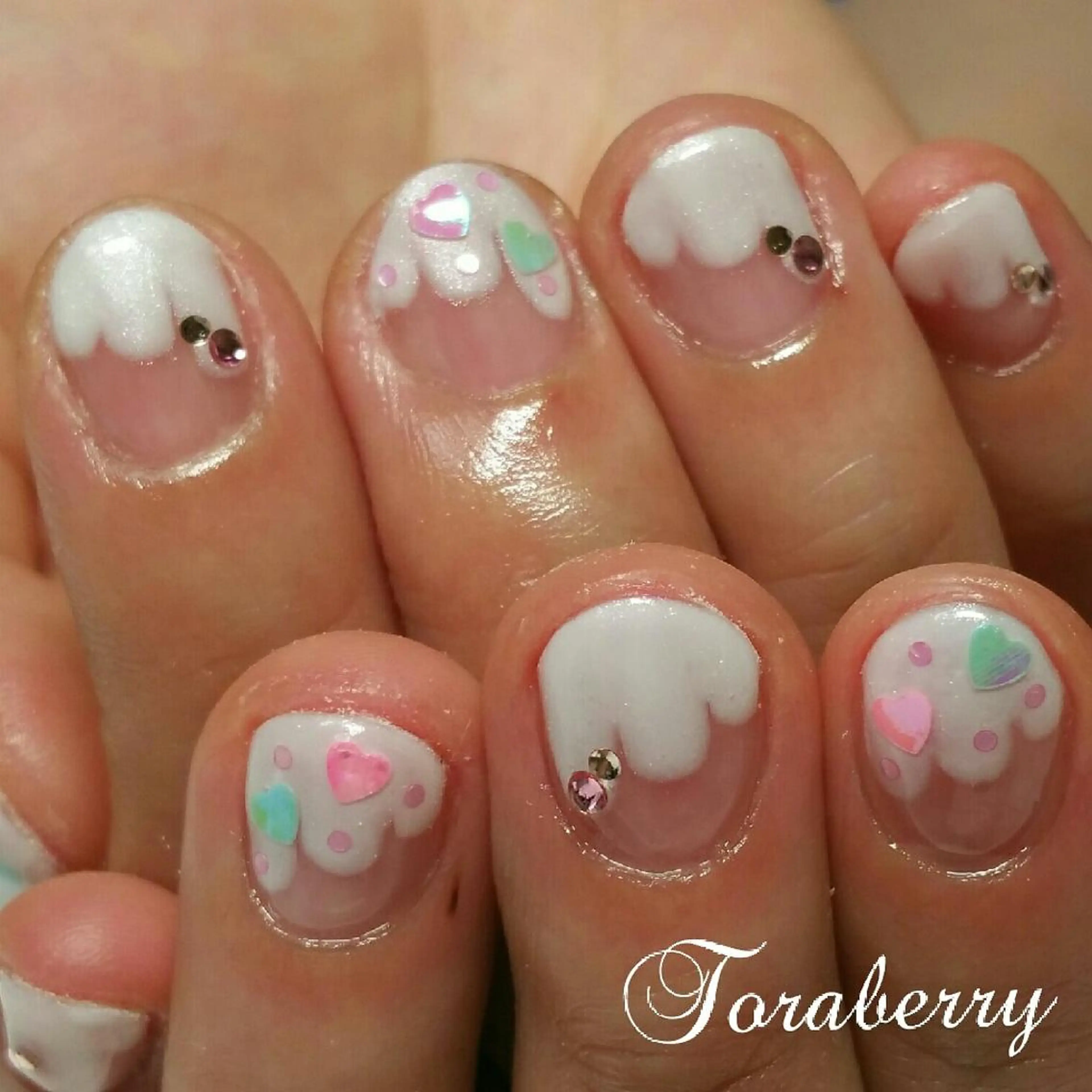 ネイル フレンチネイル ハンドネイル ネイリスト なつみのネイルデザイン