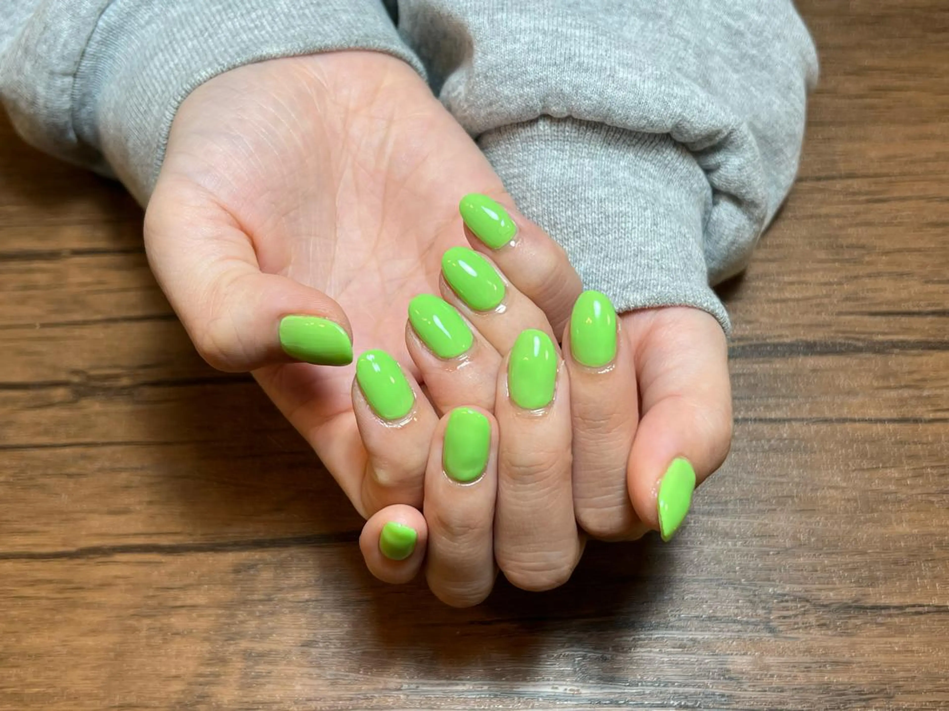ネイル ワンカラーネイル ハンドネイル HENRIETTA NAILSALONのネイルデザイン