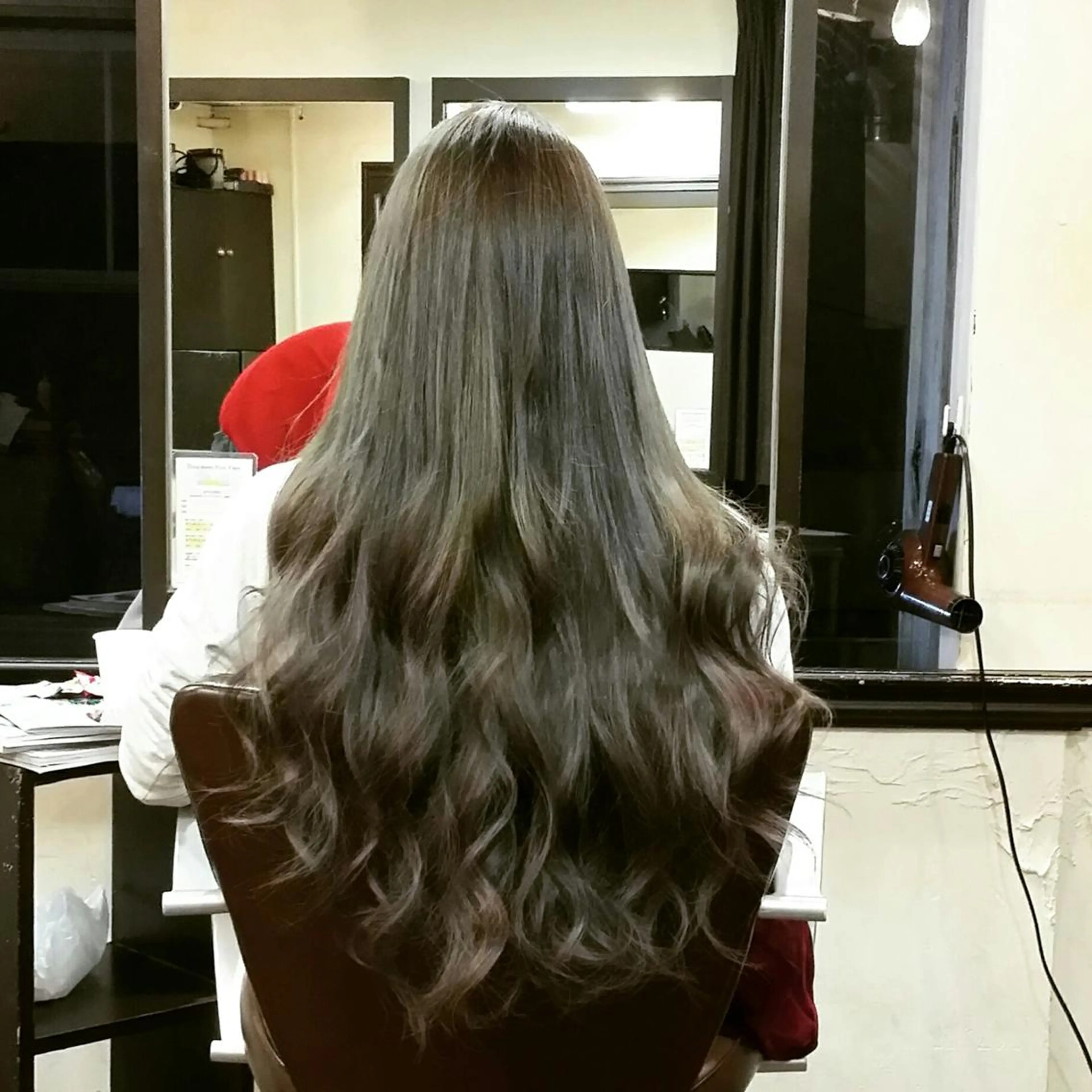 ロング カラー シールエクステ アッシュ エクステ ロング TRUNS髪質改善所属・100%髪質改善特化 TRUNSのヘアスタイル