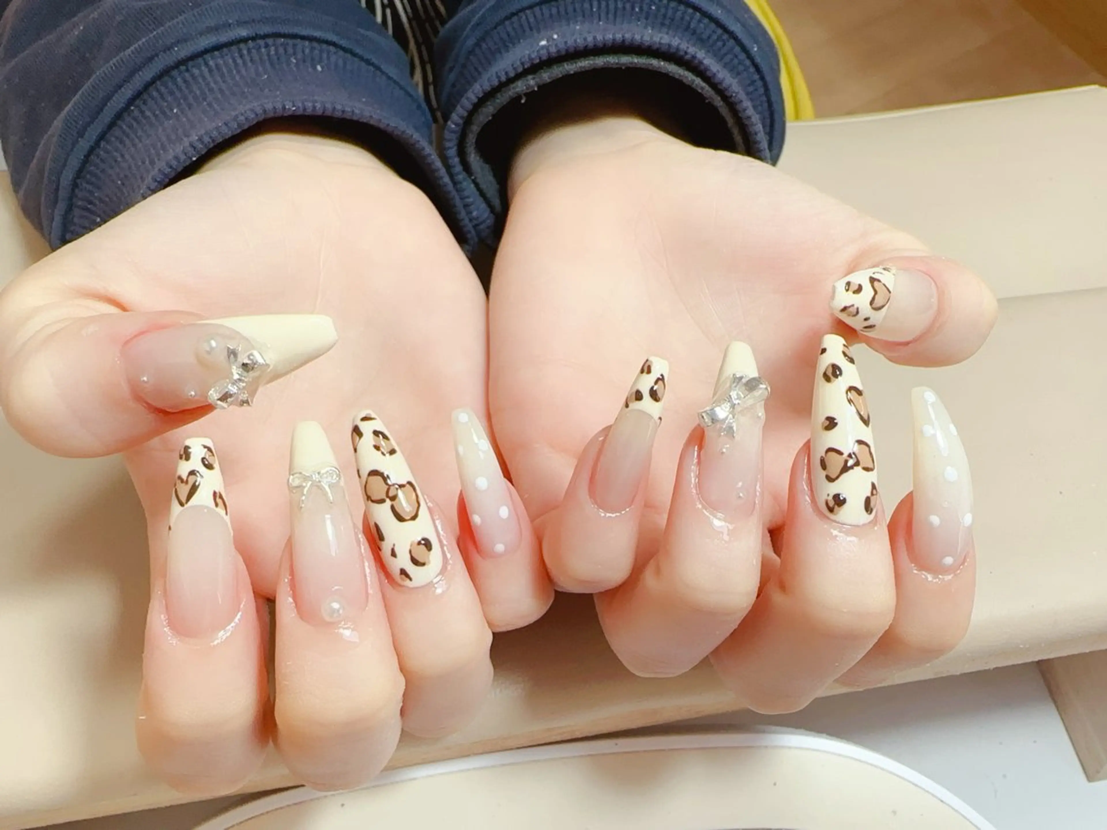 ネイル ハンドネイル NAIL CIRCLESのネイルデザイン