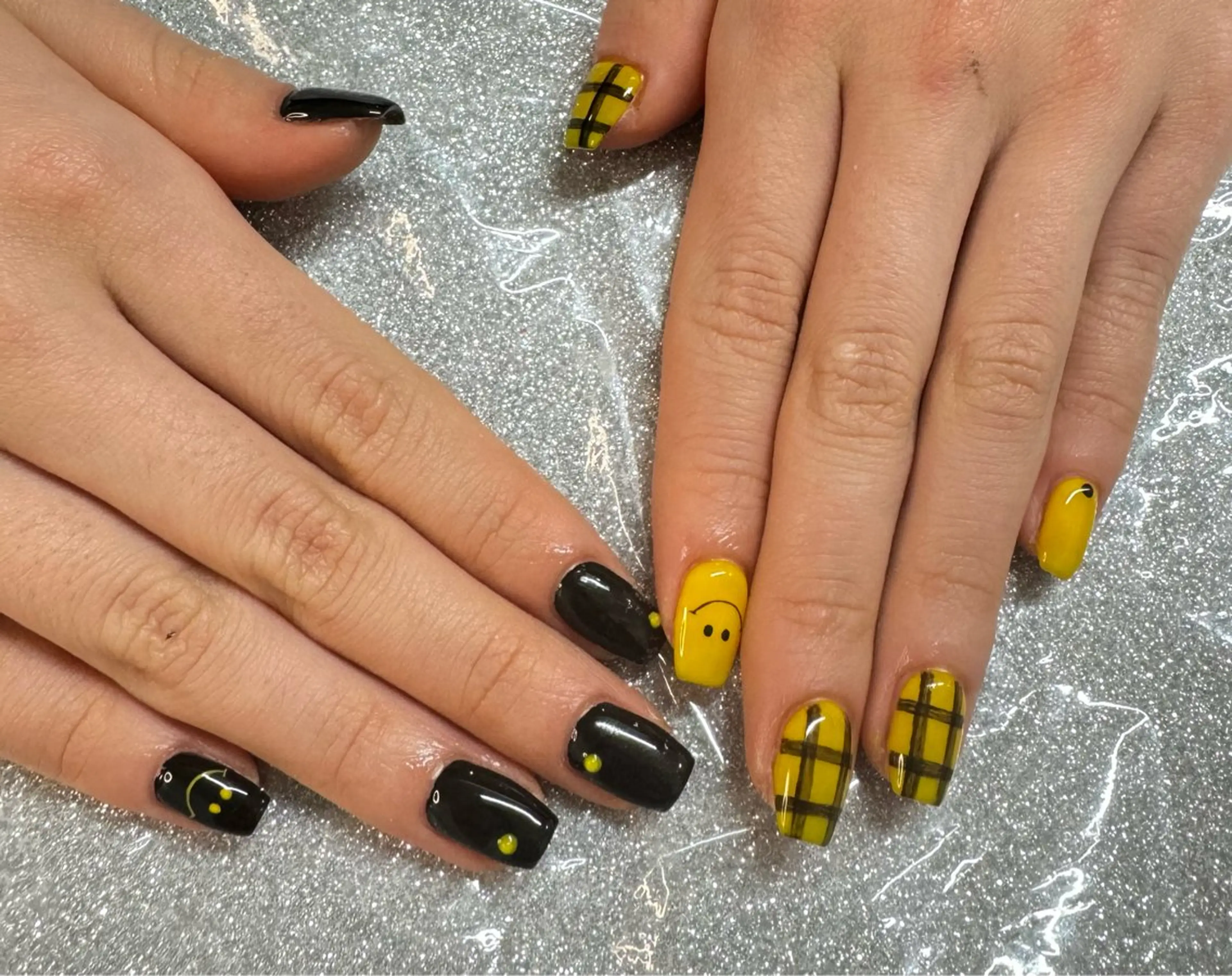 ネイル ハンドネイル VIERU RIRIKA🌻のネイルデザイン